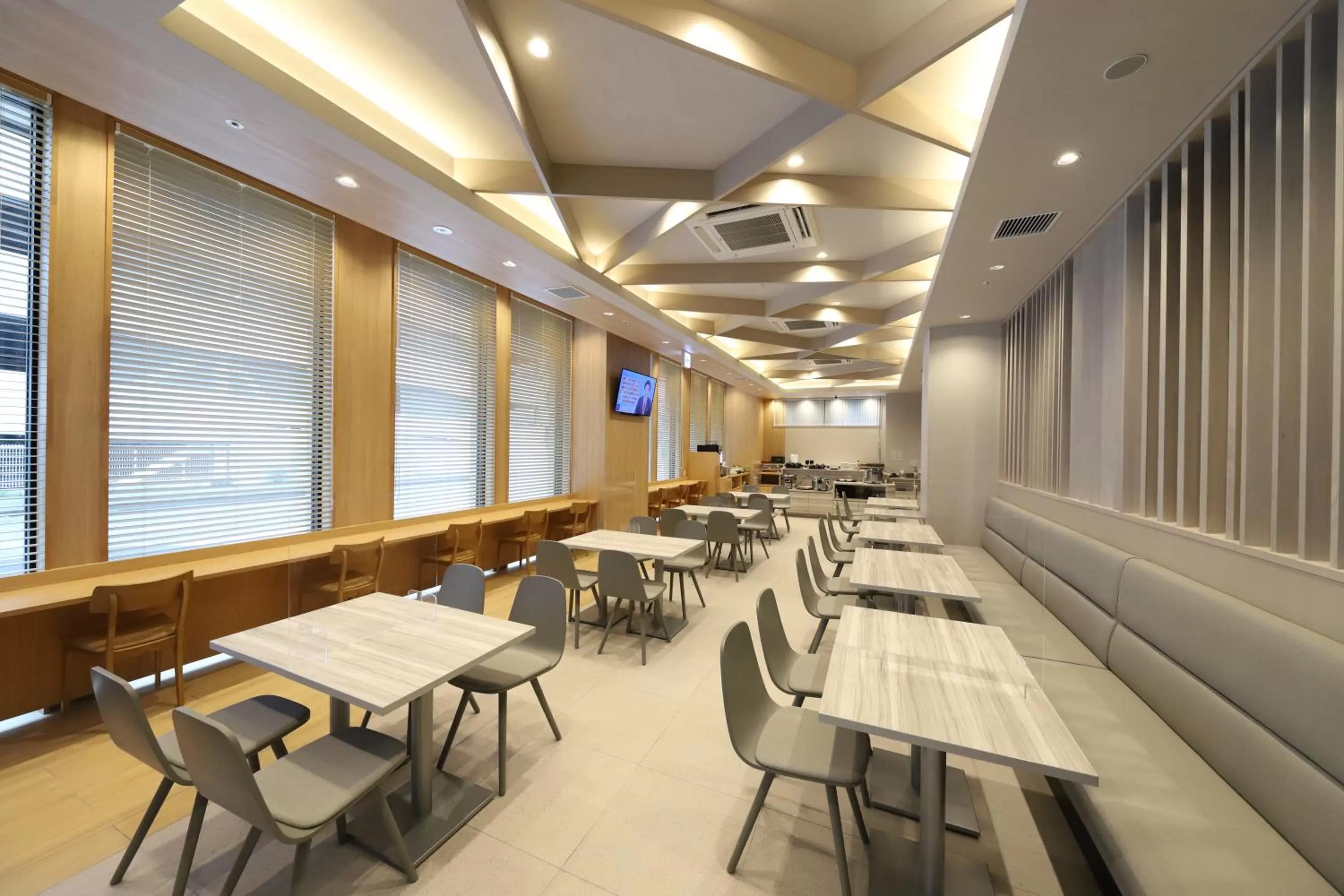 Restaurant/places to eat in Smile Hotel Kanazawa Nishiguchi Ekimae