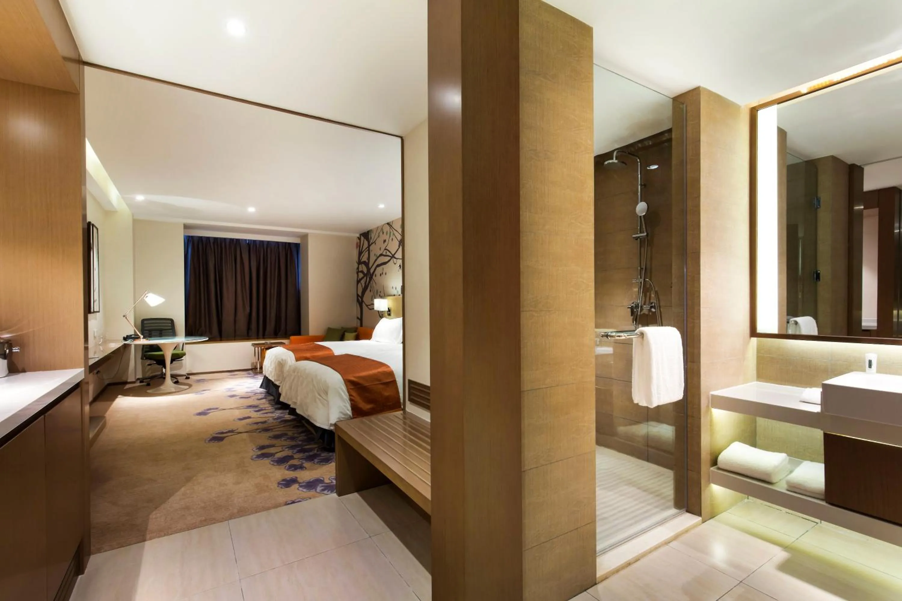 Photo of the whole room, Bed in Holiday Inn Chengdu High-Tech Center by IHG