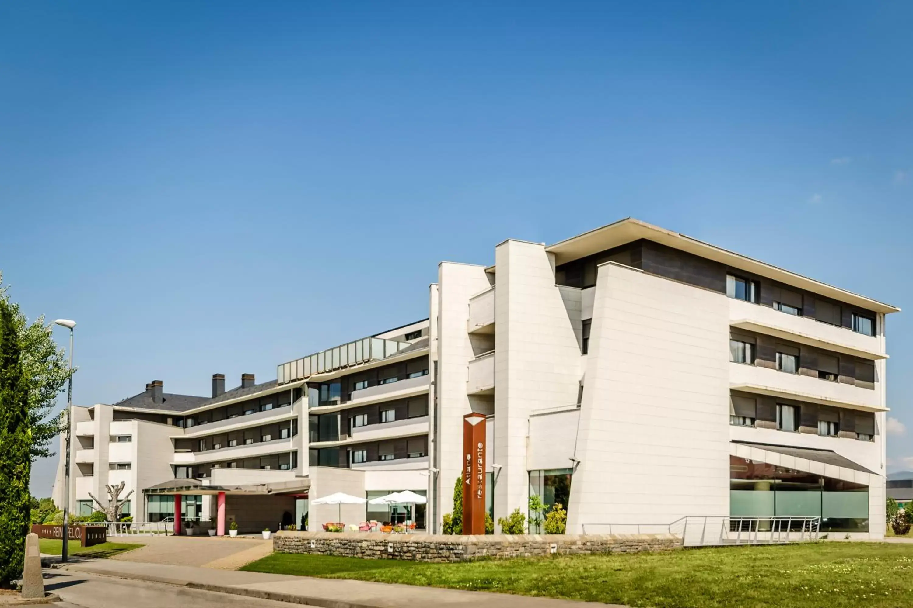 Facade/entrance, Property Building in Eurostars Reina Felicia