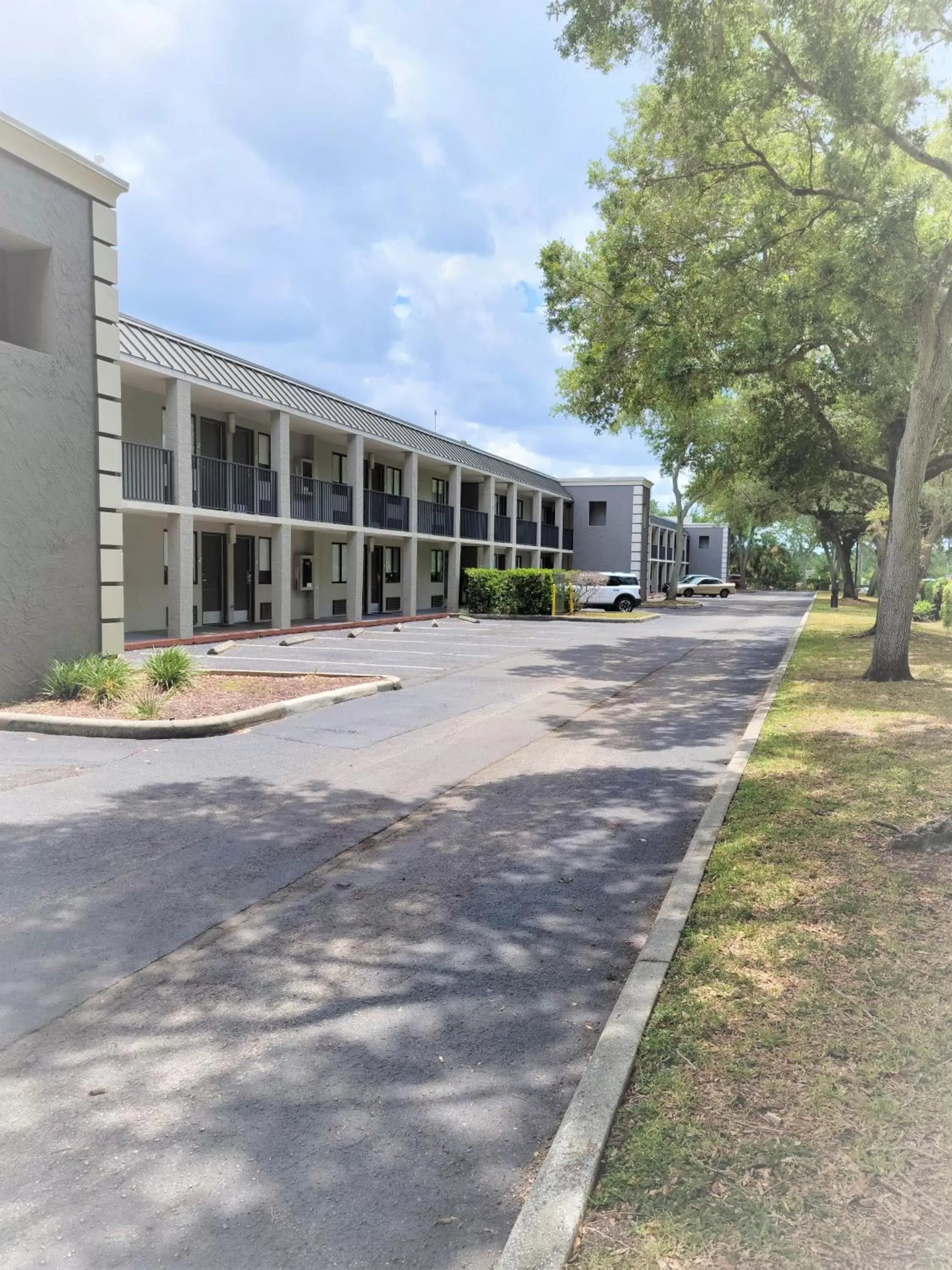 Property Building in La Quinta Inn by Wyndham Tampa Near Busch Gardens