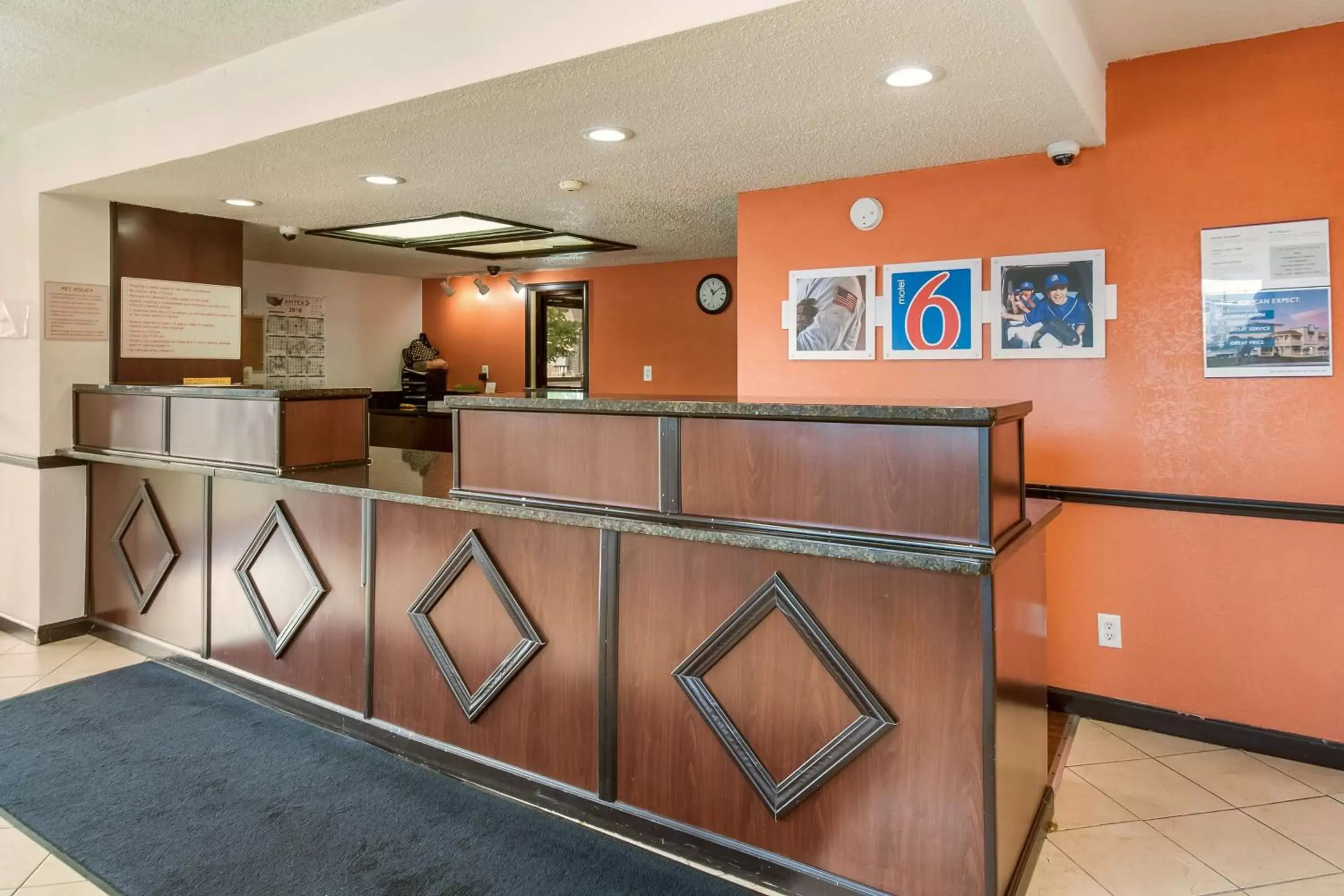 Property logo or sign, Lobby/Reception in Motel 6-Grove City, OH