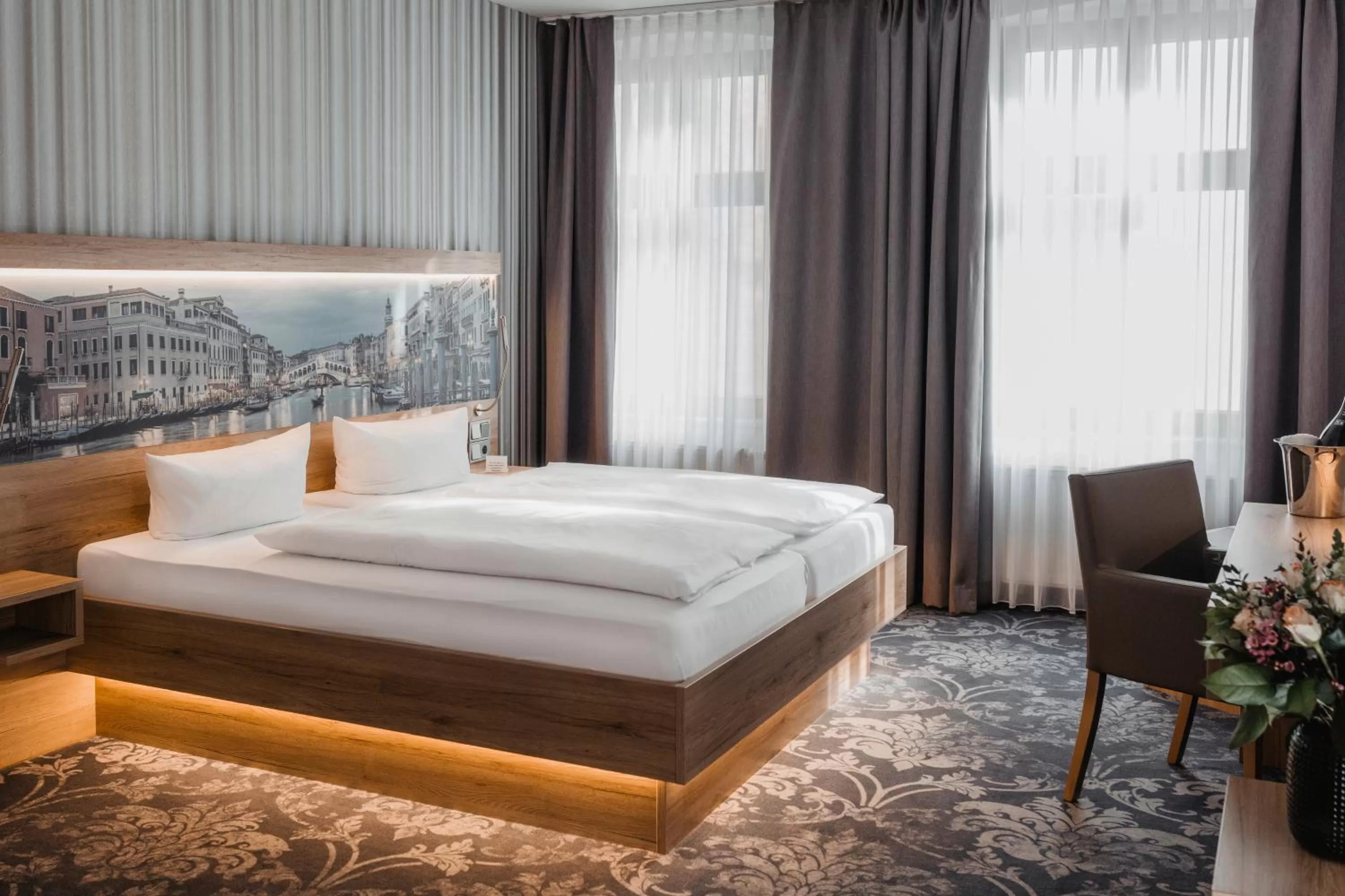 Photo of the whole room, Bed in Hotel Schwarzer Adler Stendal