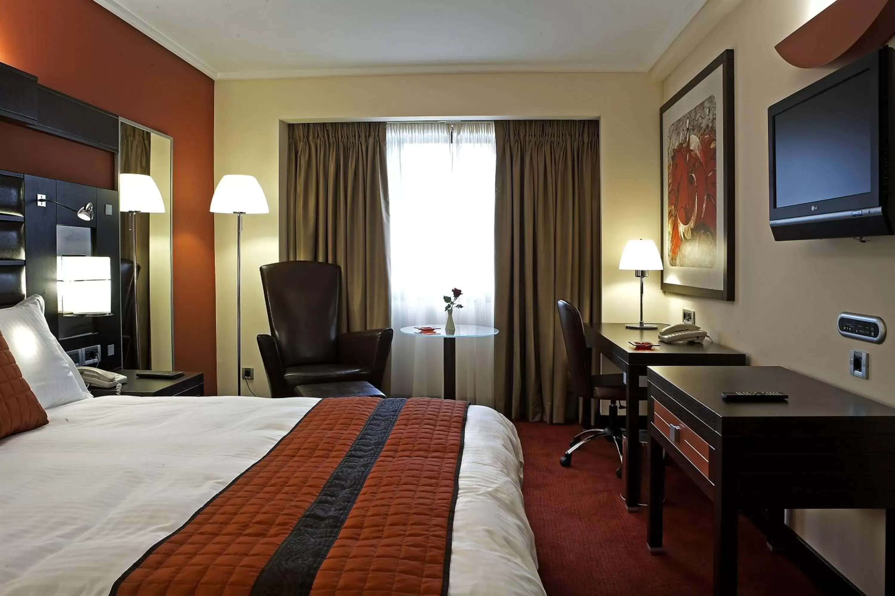 Photo of the whole room, Bed in Crowne Plaza Athens City Centre, an IHG Hotel