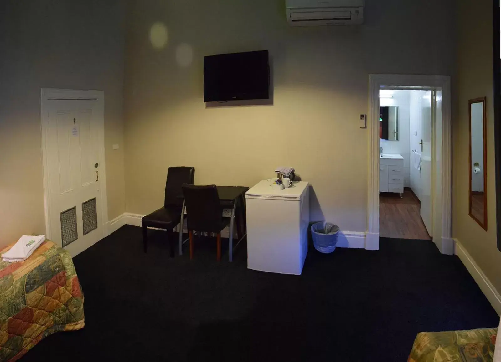 Twin Room - Refurbished in The Palace Hotel Kalgoorlie