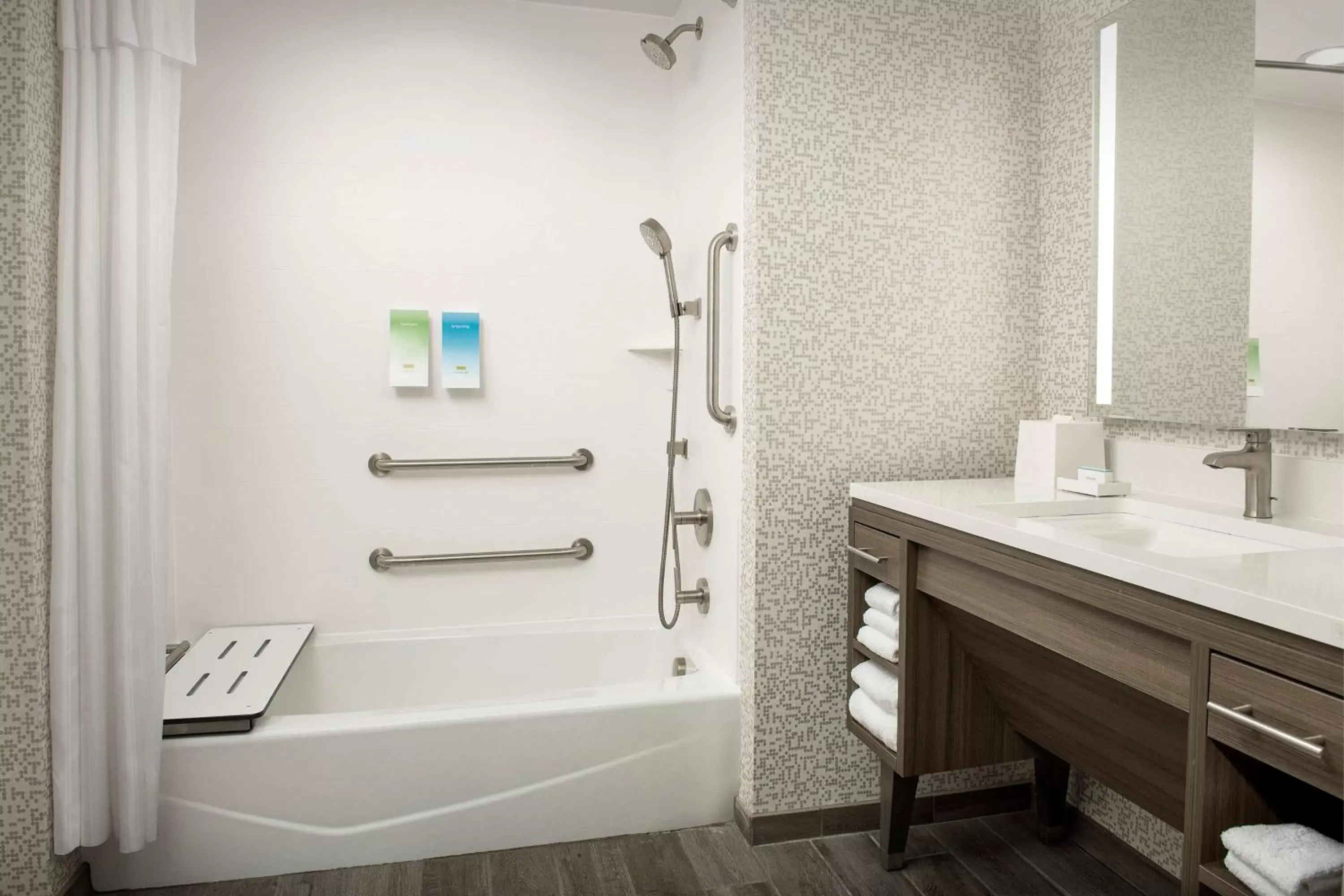 Bathroom in Home2 Suites By Hilton Columbus Polaris