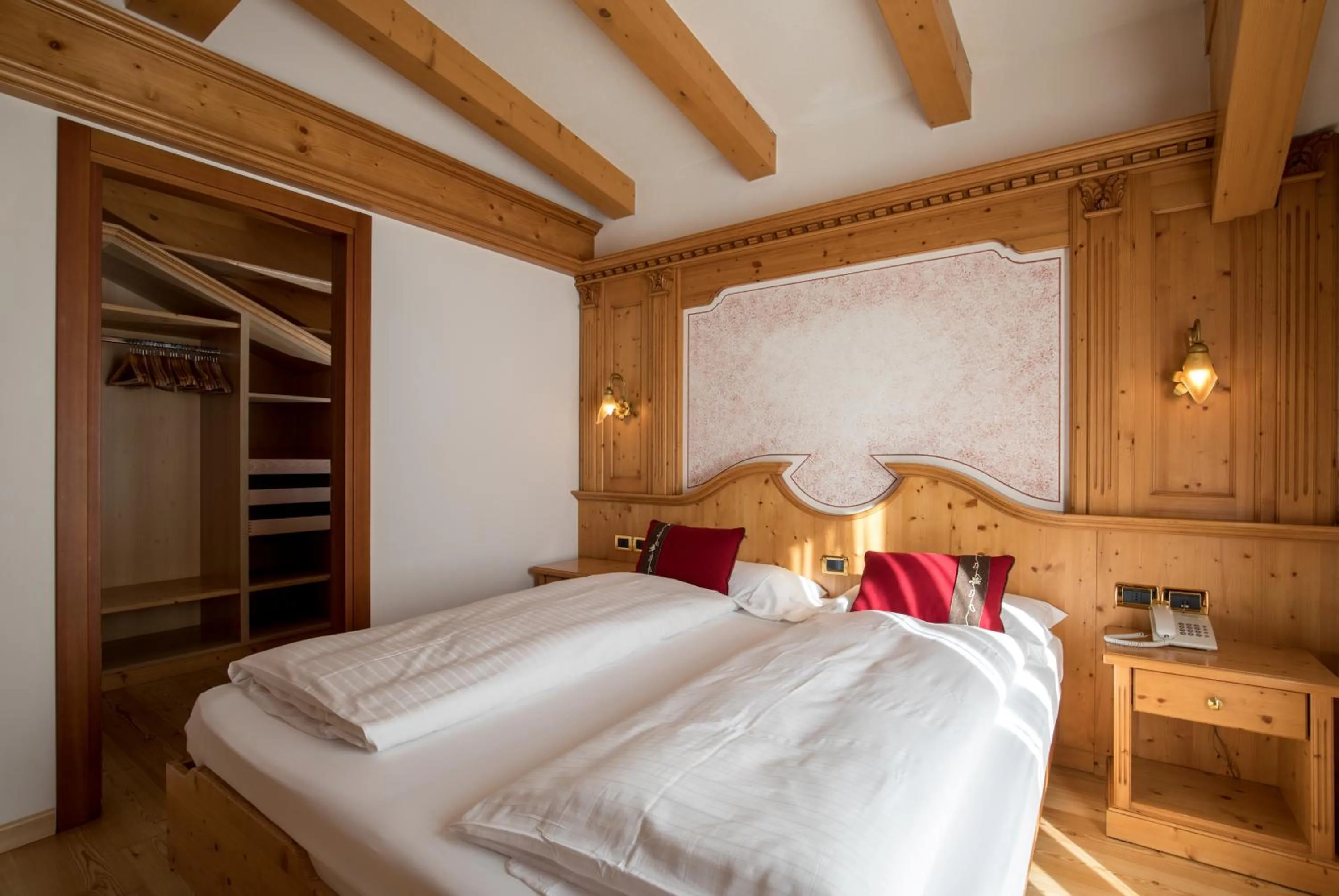 Photo of the whole room, Bed in Hotel Chalet all'Imperatore