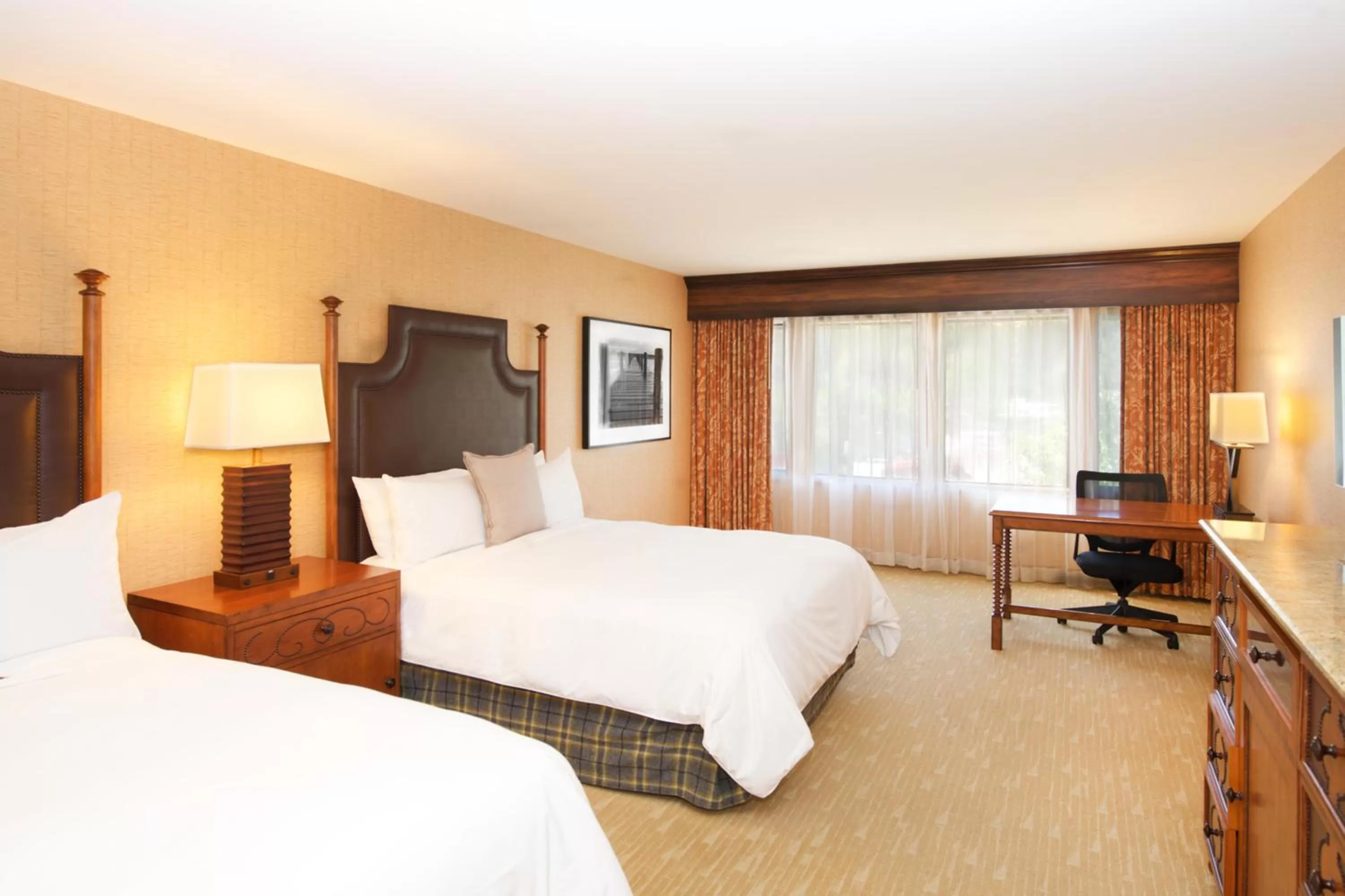 Bed in Lake Arrowhead Resort & Spa