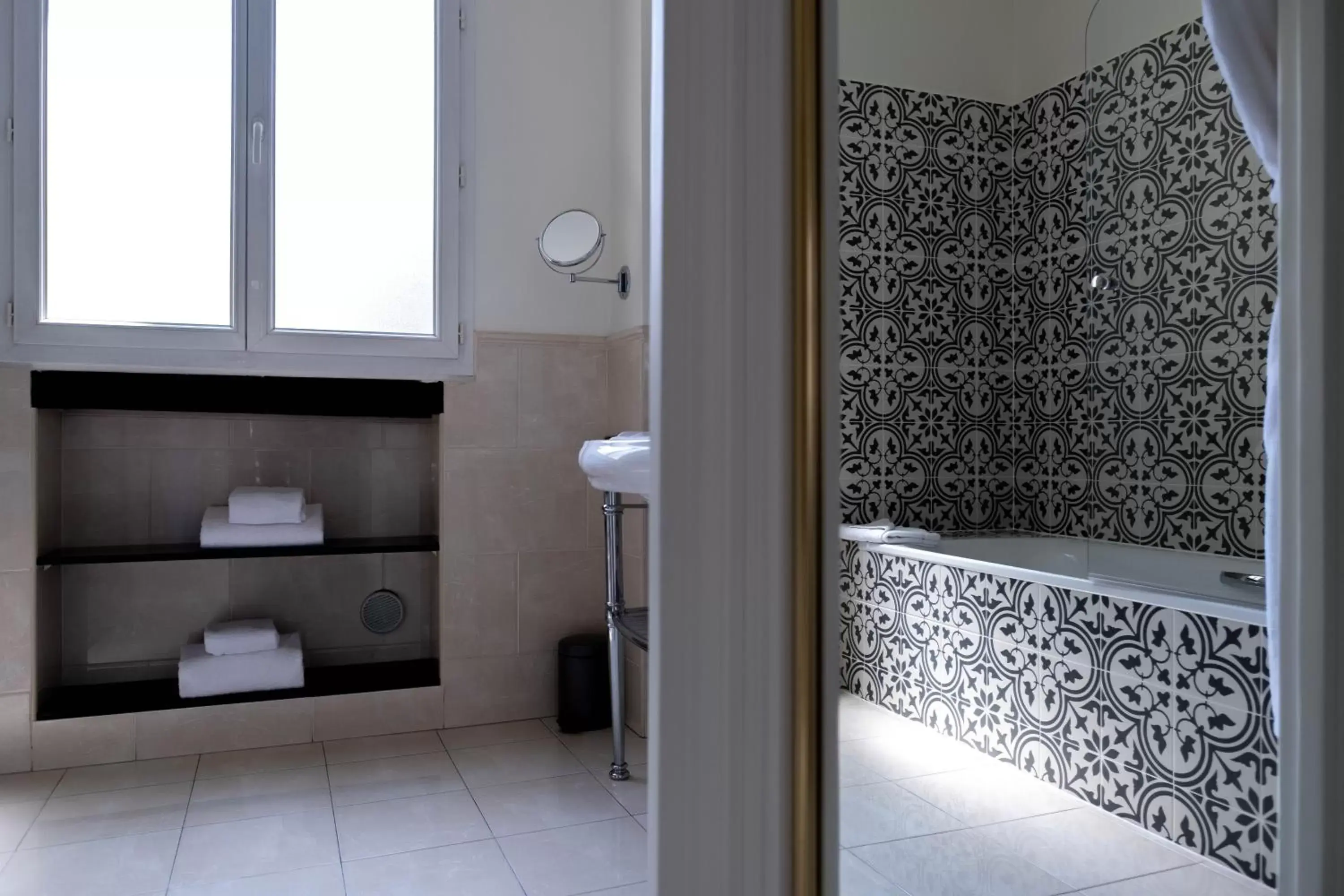 Bathroom in Hotel Claridge Paris