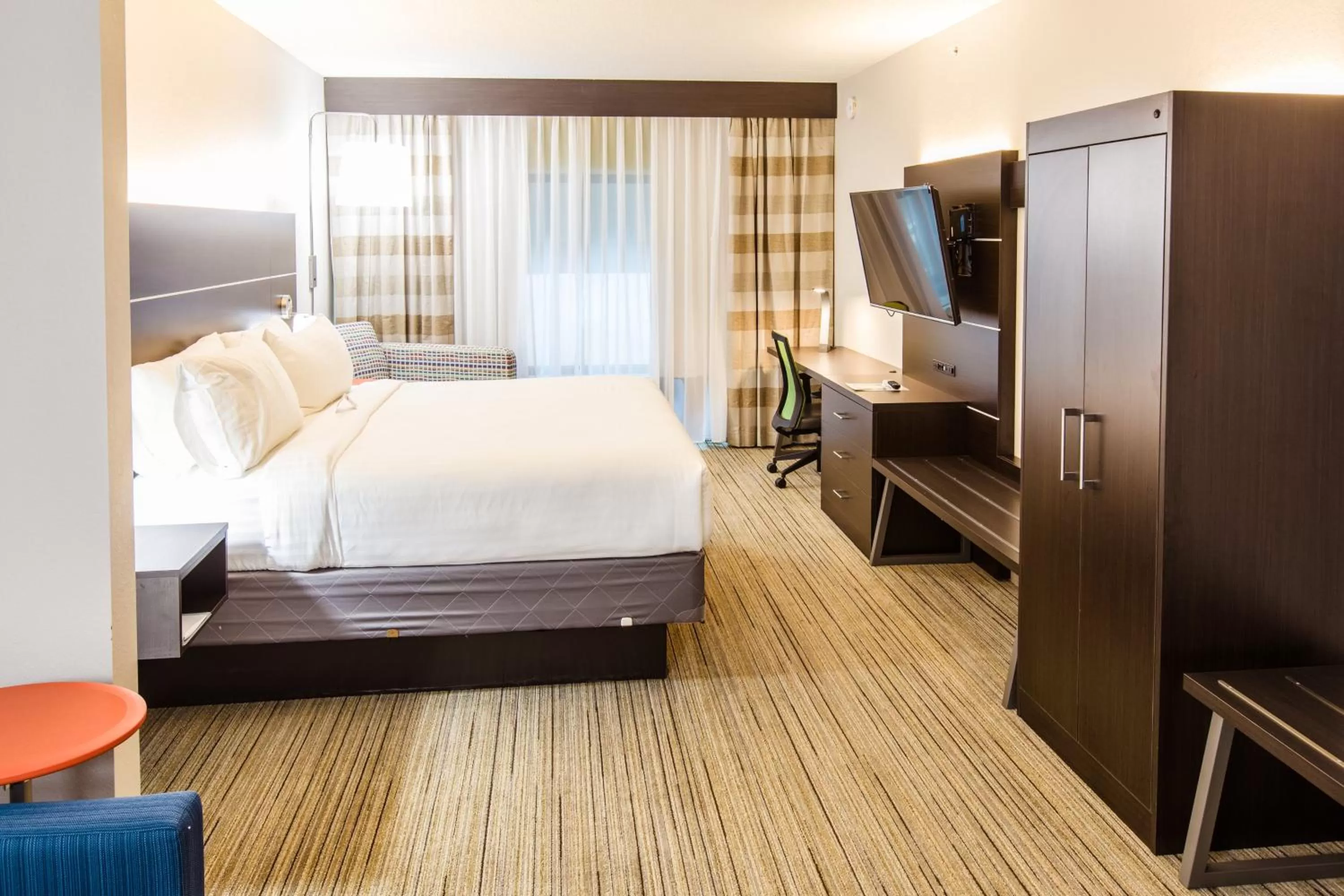 Photo of the whole room, Bed in Holiday Inn Express Hotel & Suites Harriman by IHG