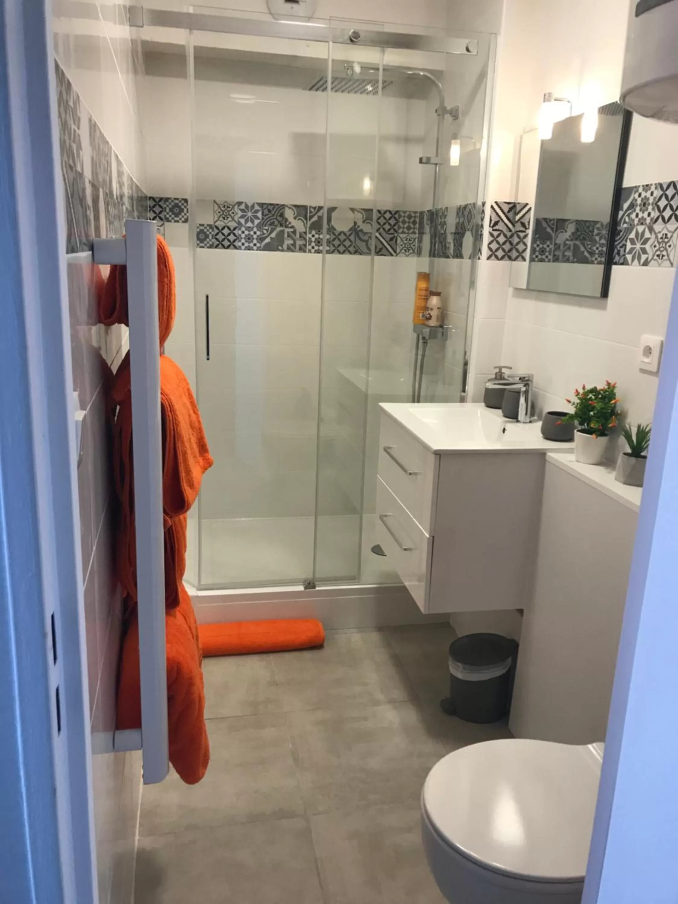 Bathroom in LE MONICA