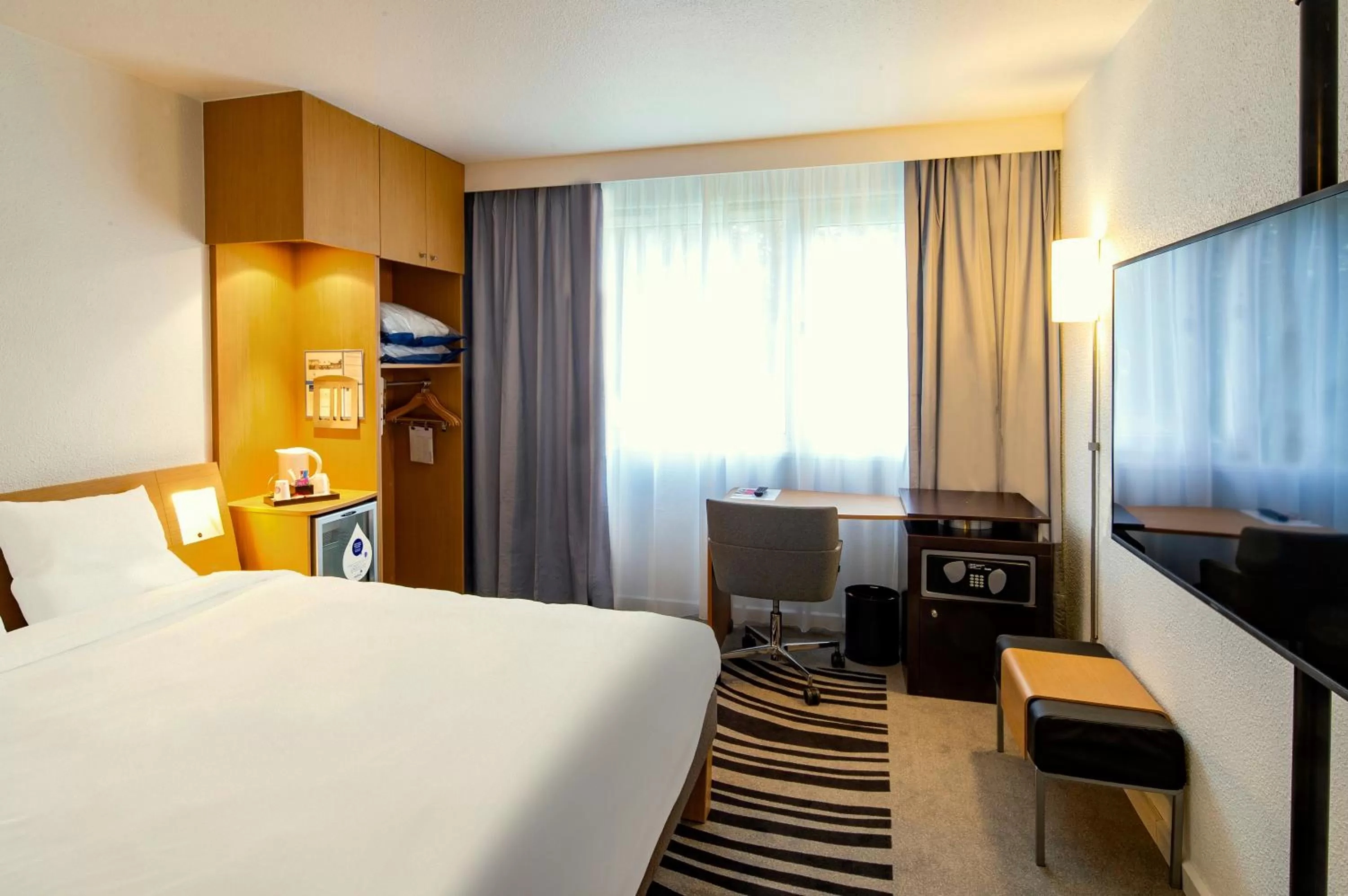 Photo of the whole room, Bed in Novotel Metz Amnéville