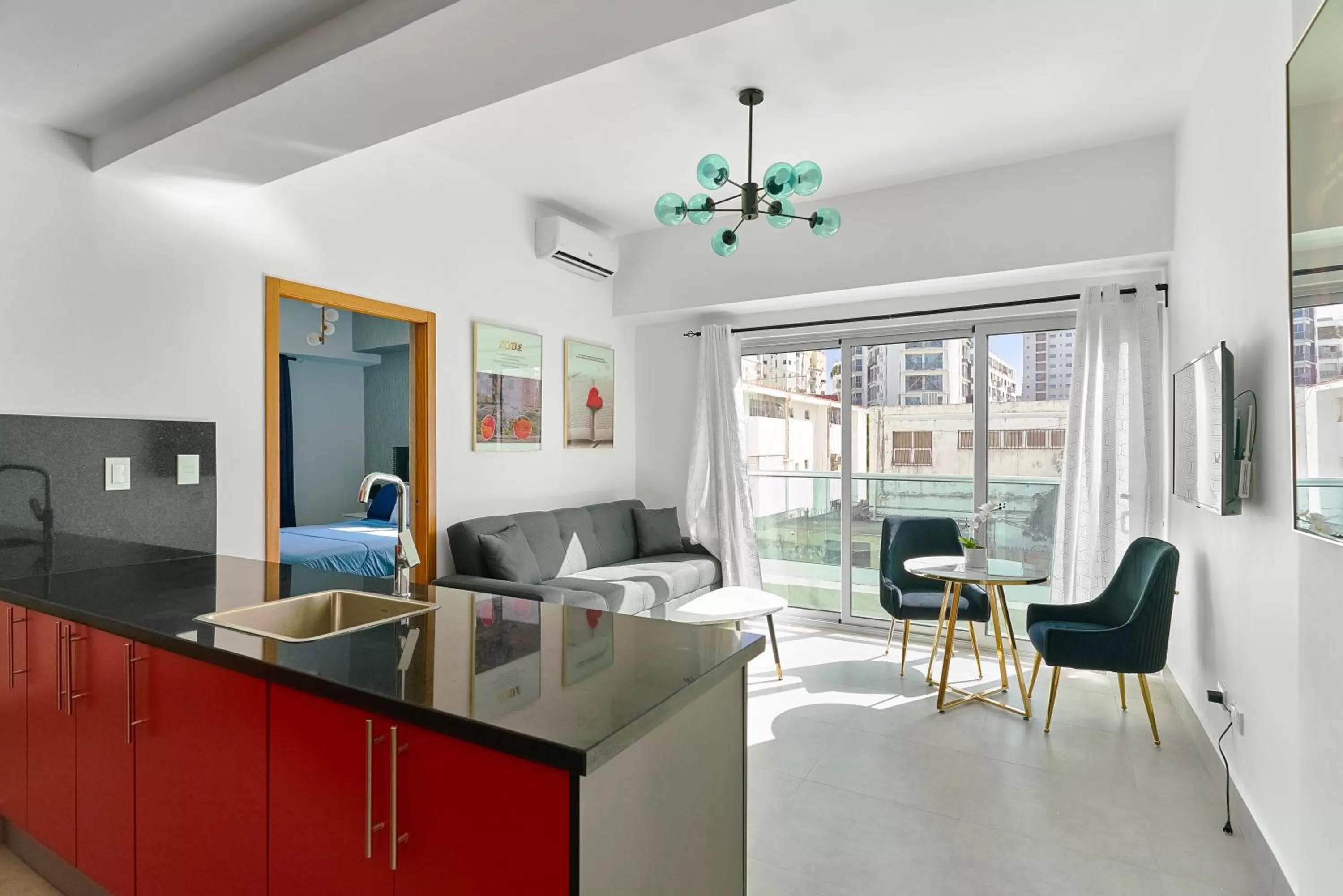 TV and multimedia in Central Suites Tower