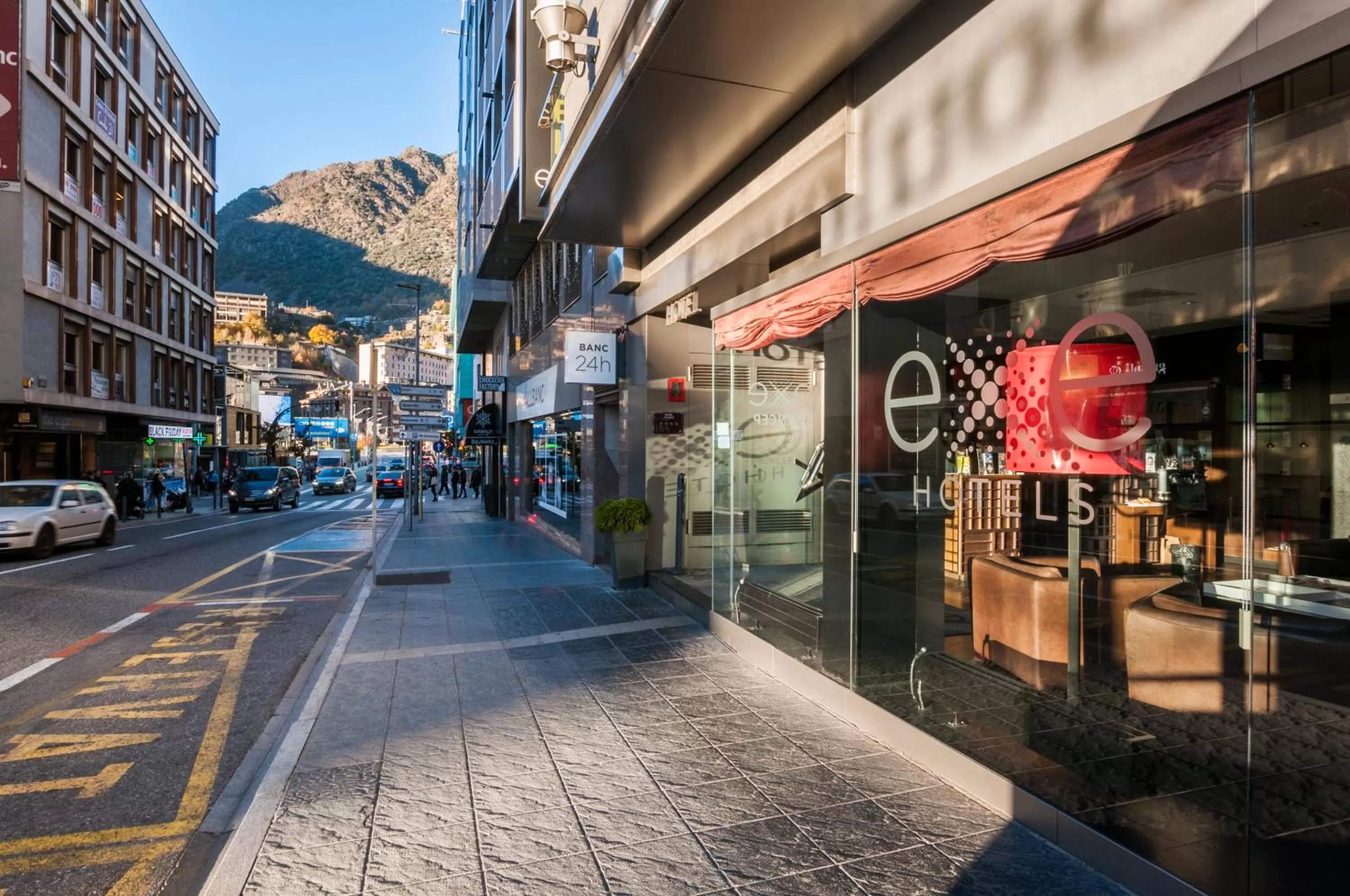 Facade/entrance in Exe Princep