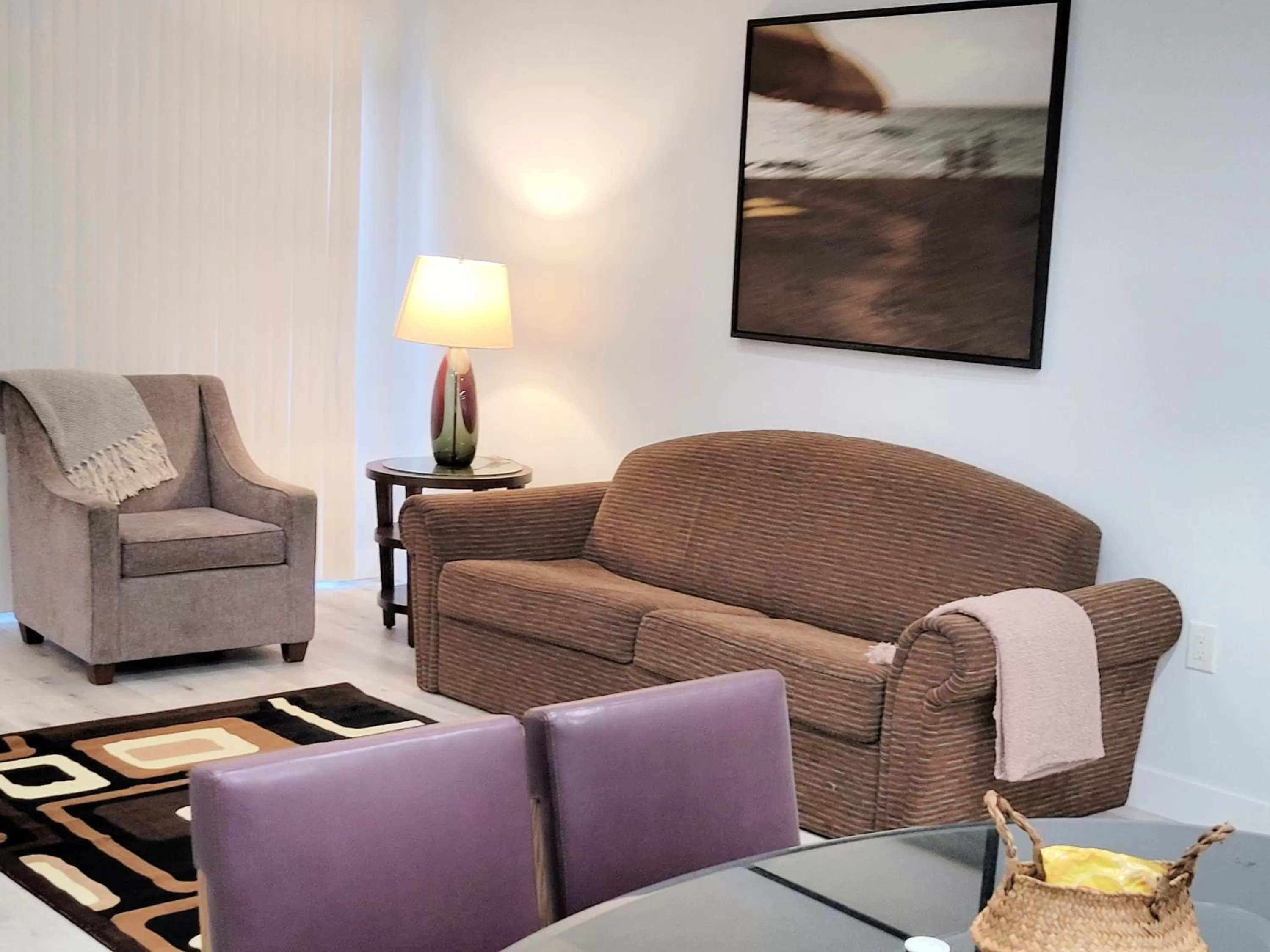 Five-Bedroom House in StaysPro - Hollywood Homes minutes to everything SPACIOUS AND FREE PARKING