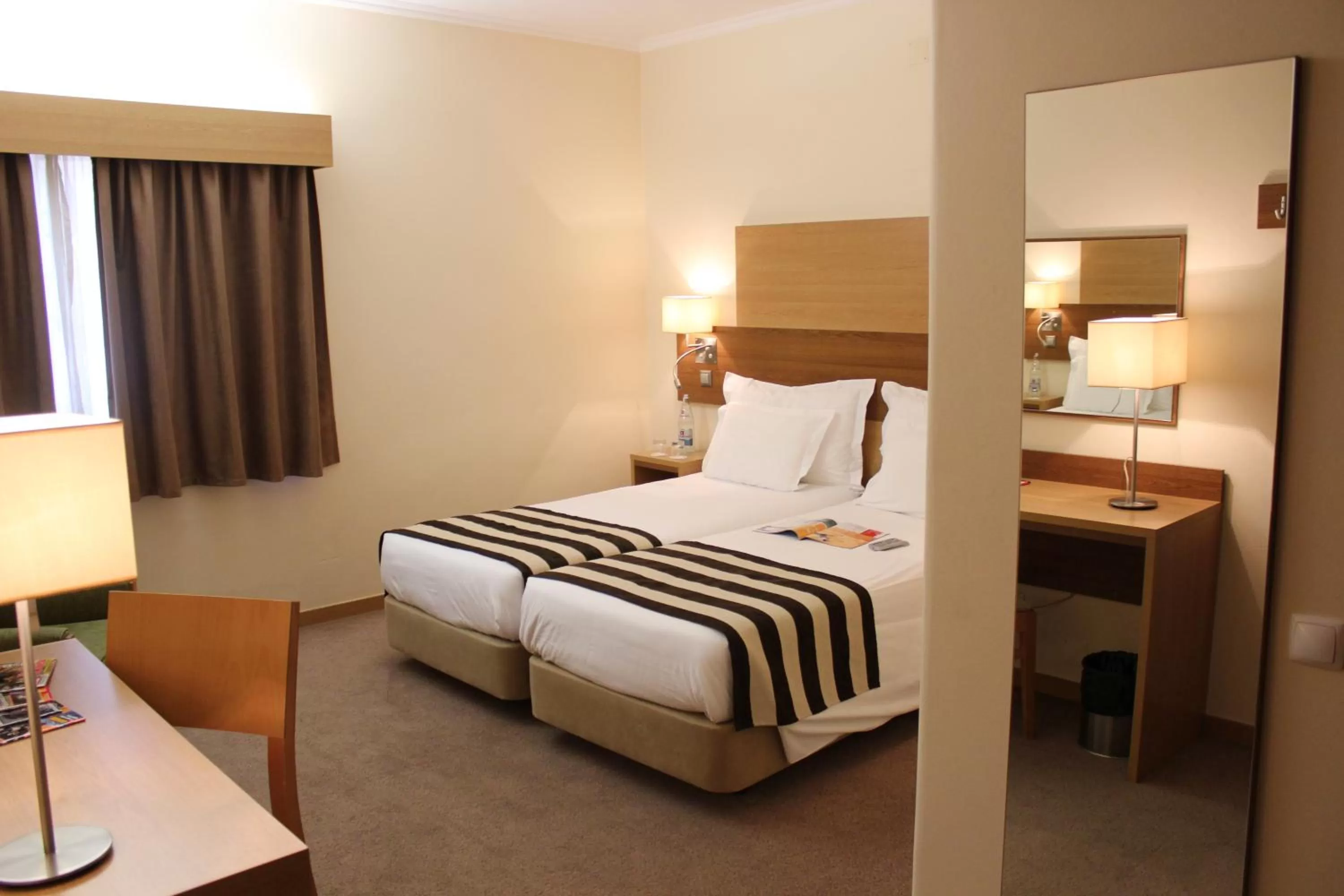 Photo of the whole room, Bed in Hotel Principe Lisboa