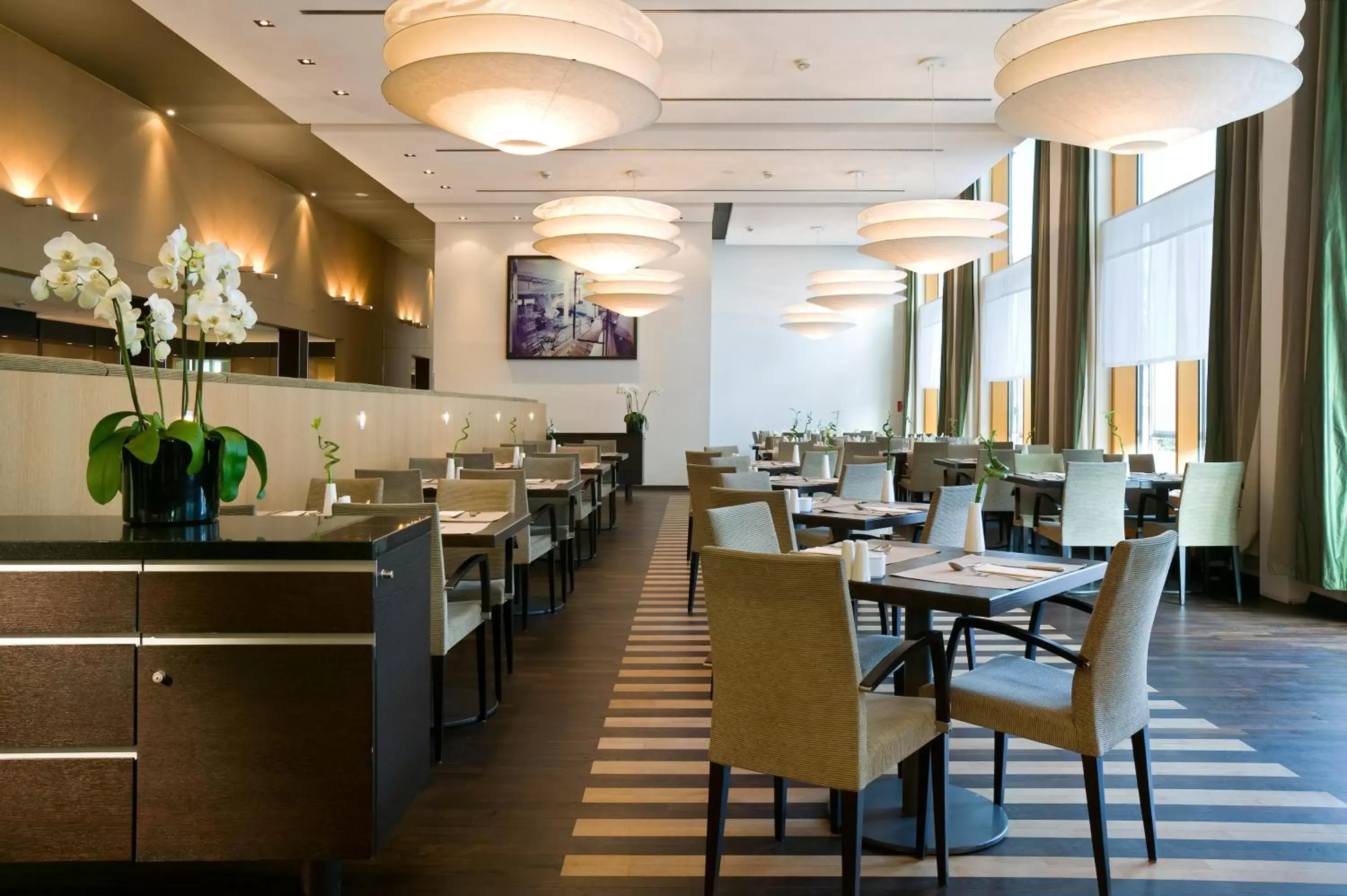 Restaurant/Places to Eat in Novotel Karlsruhe City