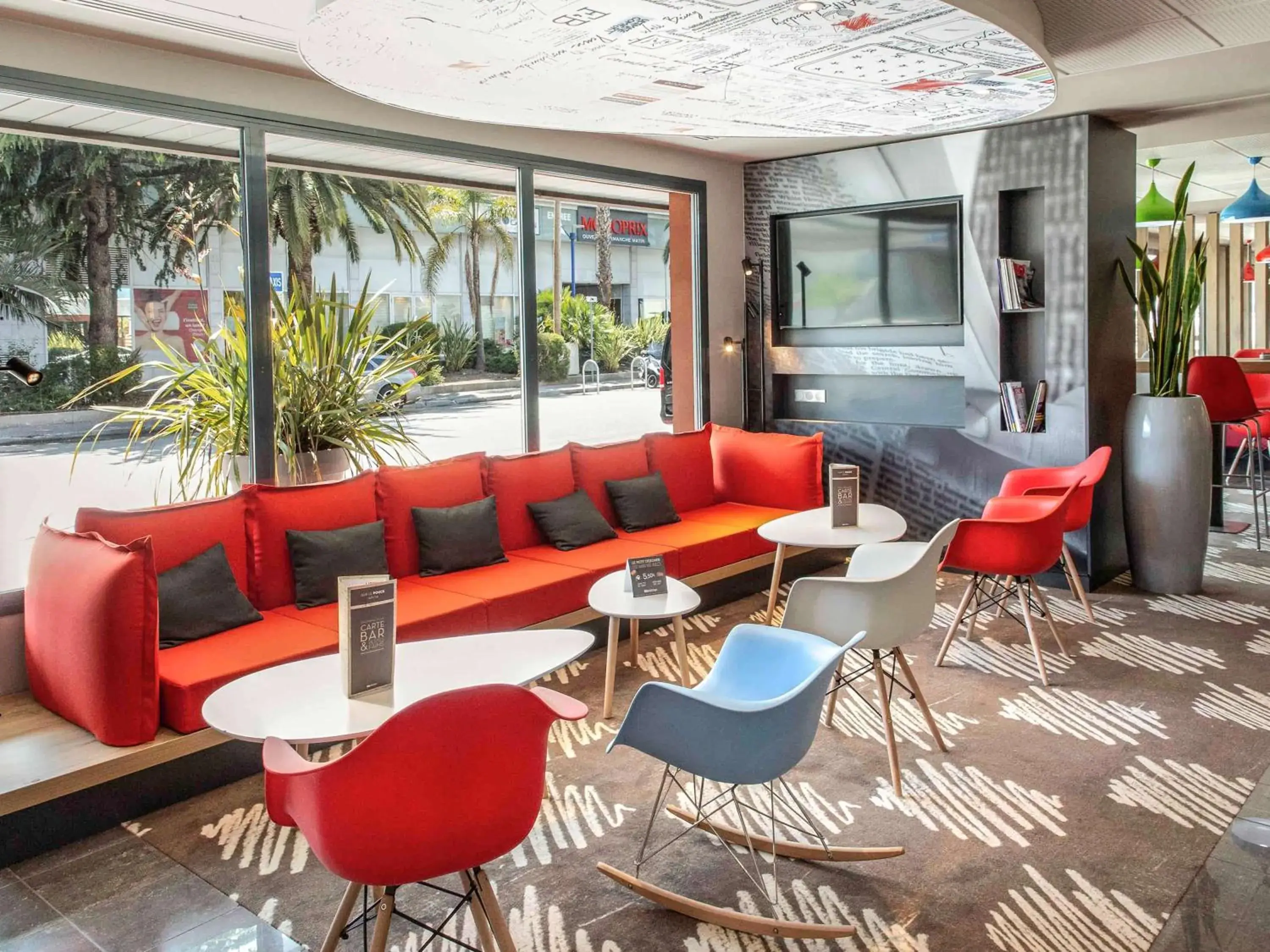 Lounge or bar, Lounge/Bar in ibis Cannes Mandelieu