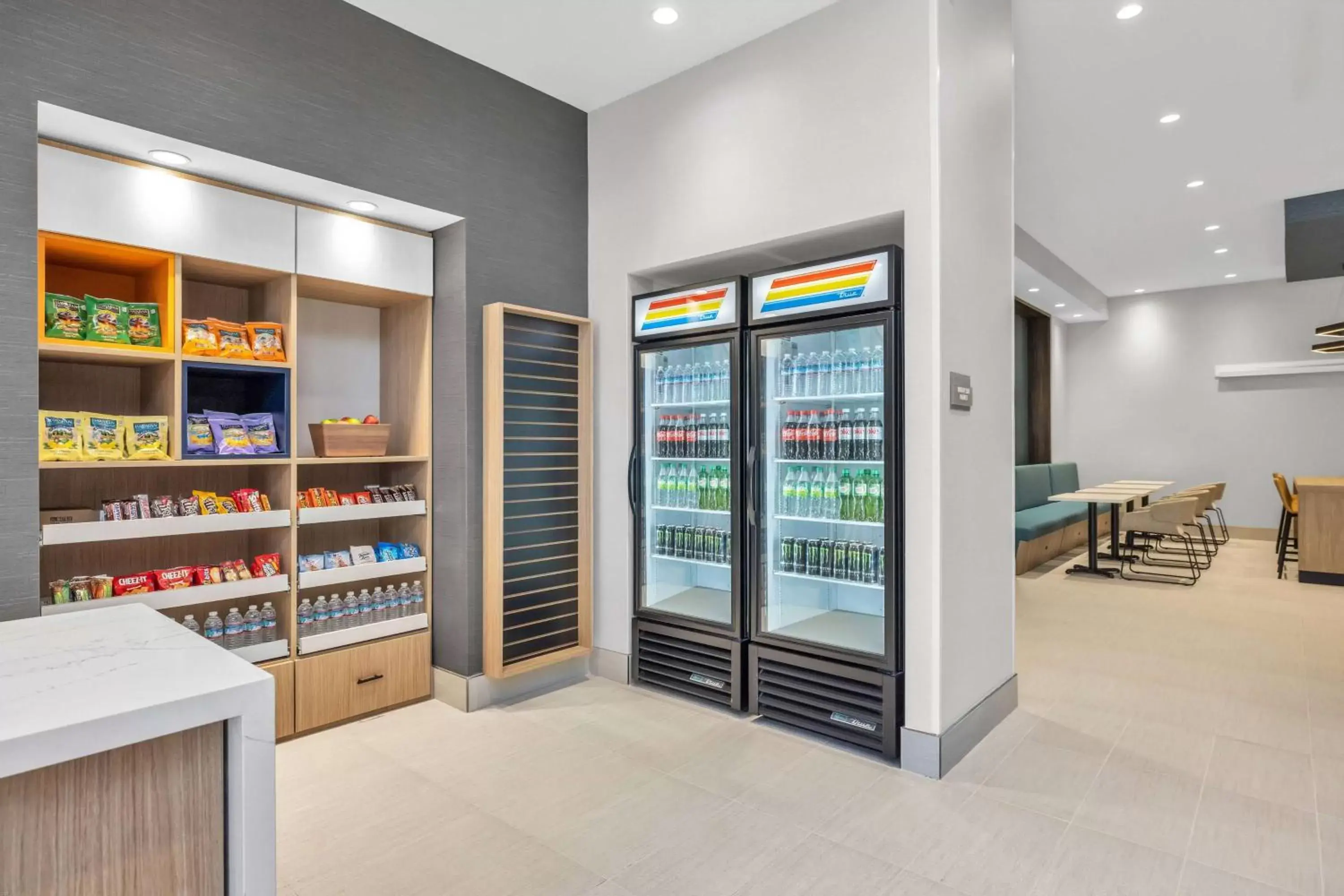 Food and drinks, Supermarket/Shops in La Quinta Inn & Suites by Wyndham San Jose Silicon Valley