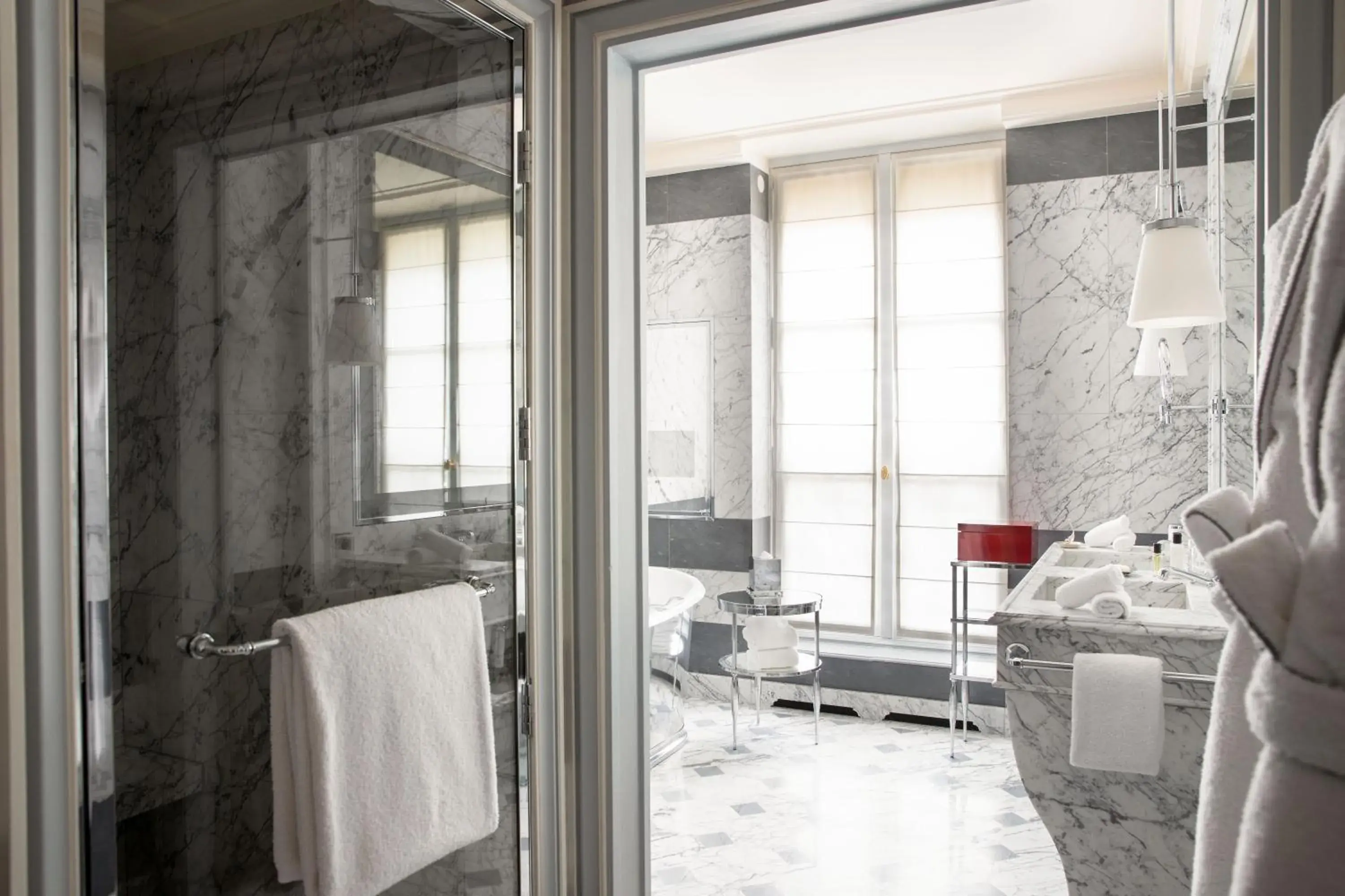 Bathroom in La Réserve Paris Hotel & Spa
