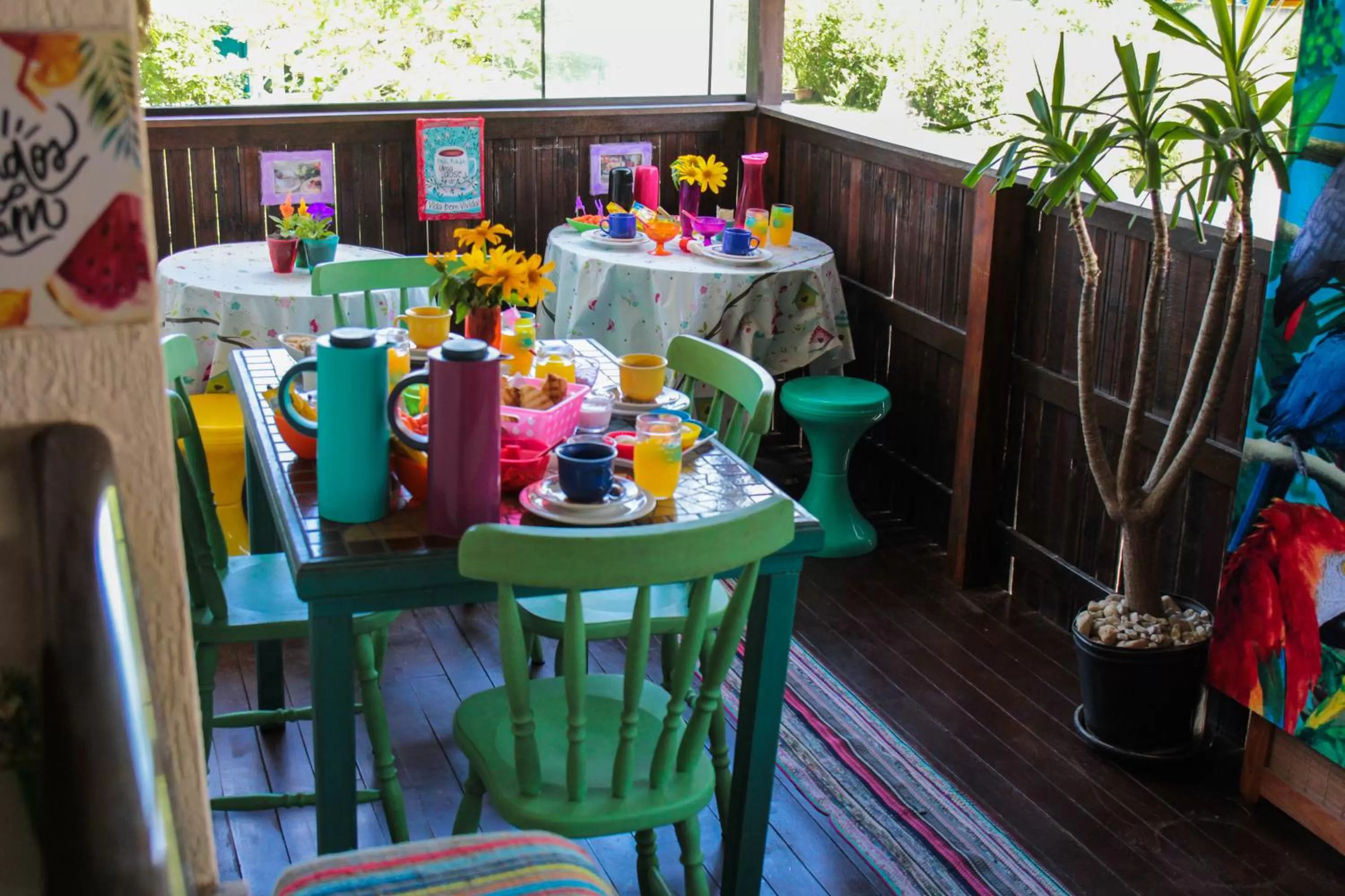 Restaurant/places to eat in Pousada OceAnas Frente Mar Estaleiro