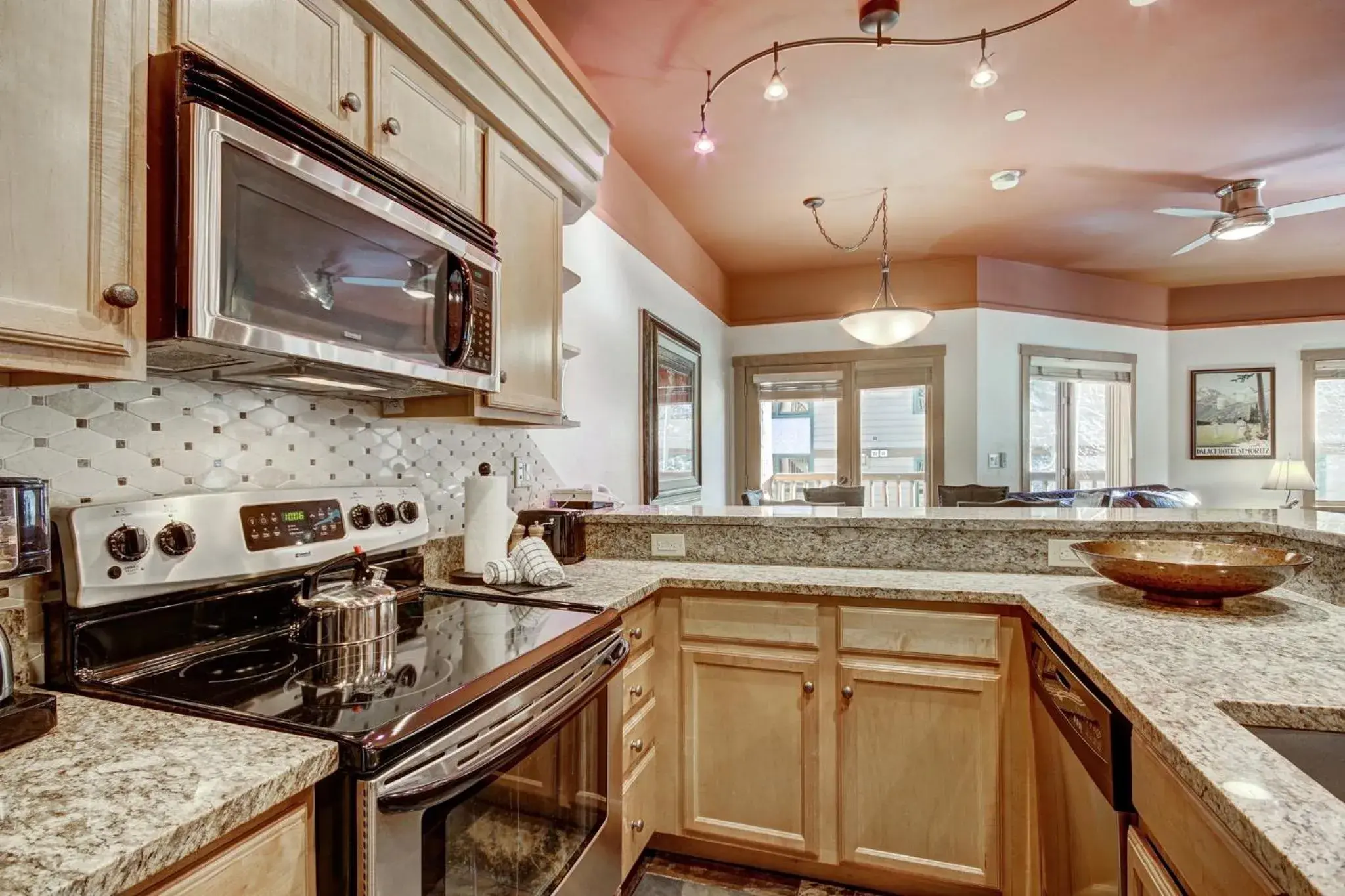 Kitchen or kitchenette, Kitchen/Kitchenette in River Run Village by Keystone Resort