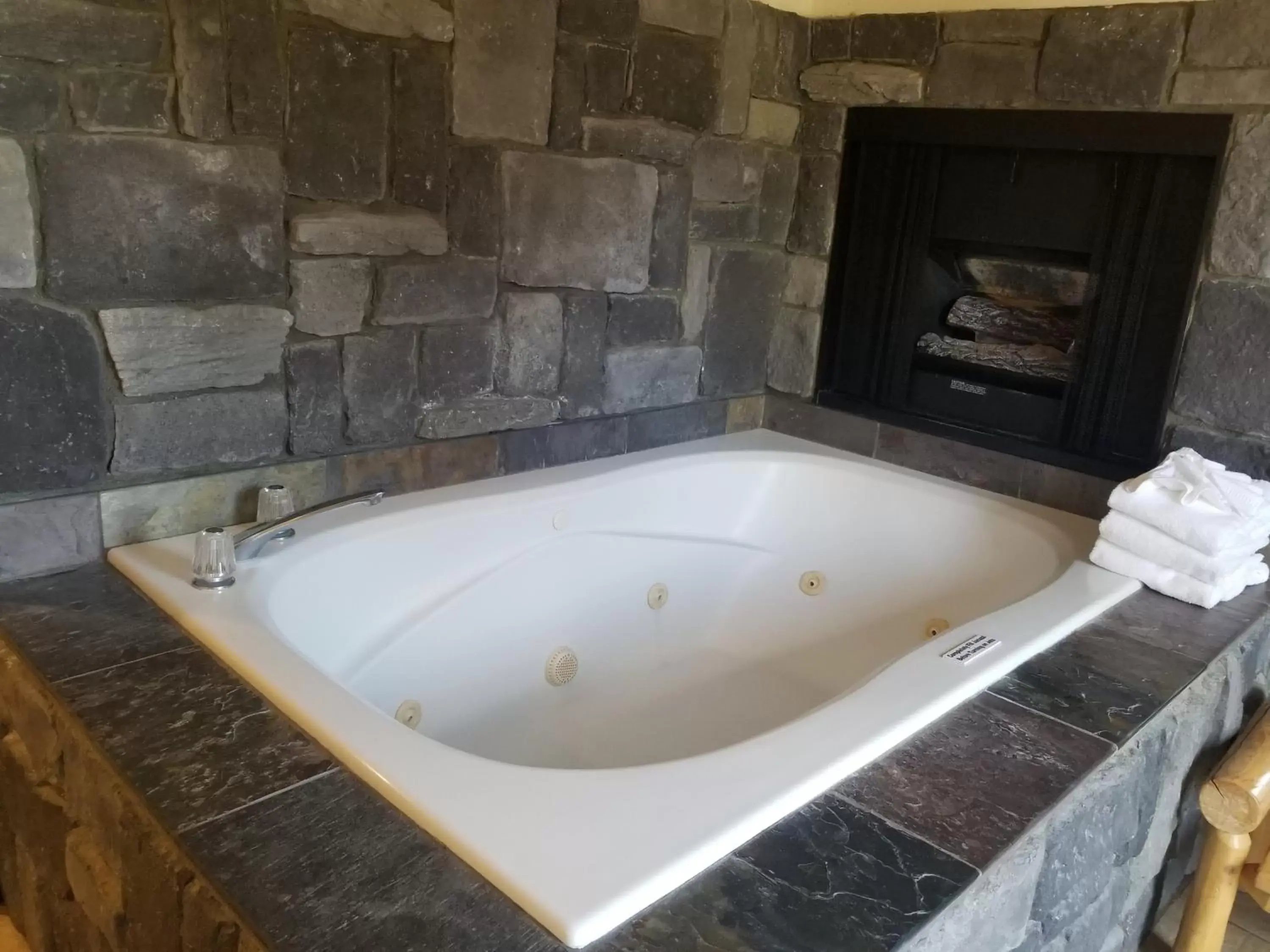 Hot Tub in Fireside Lodge