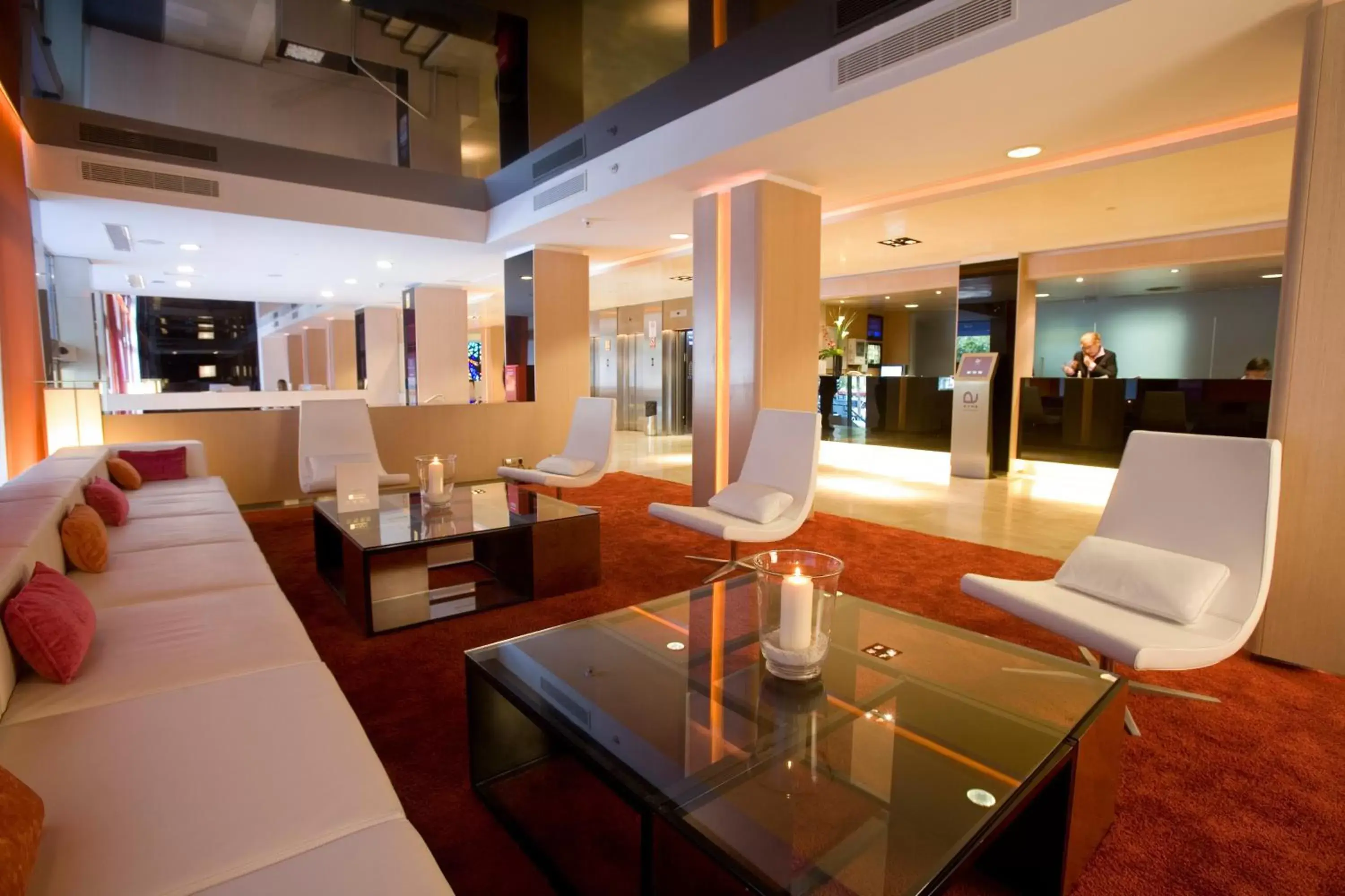 Lobby or reception, Seating Area in Madrid - Retiro, an IHG Hotel