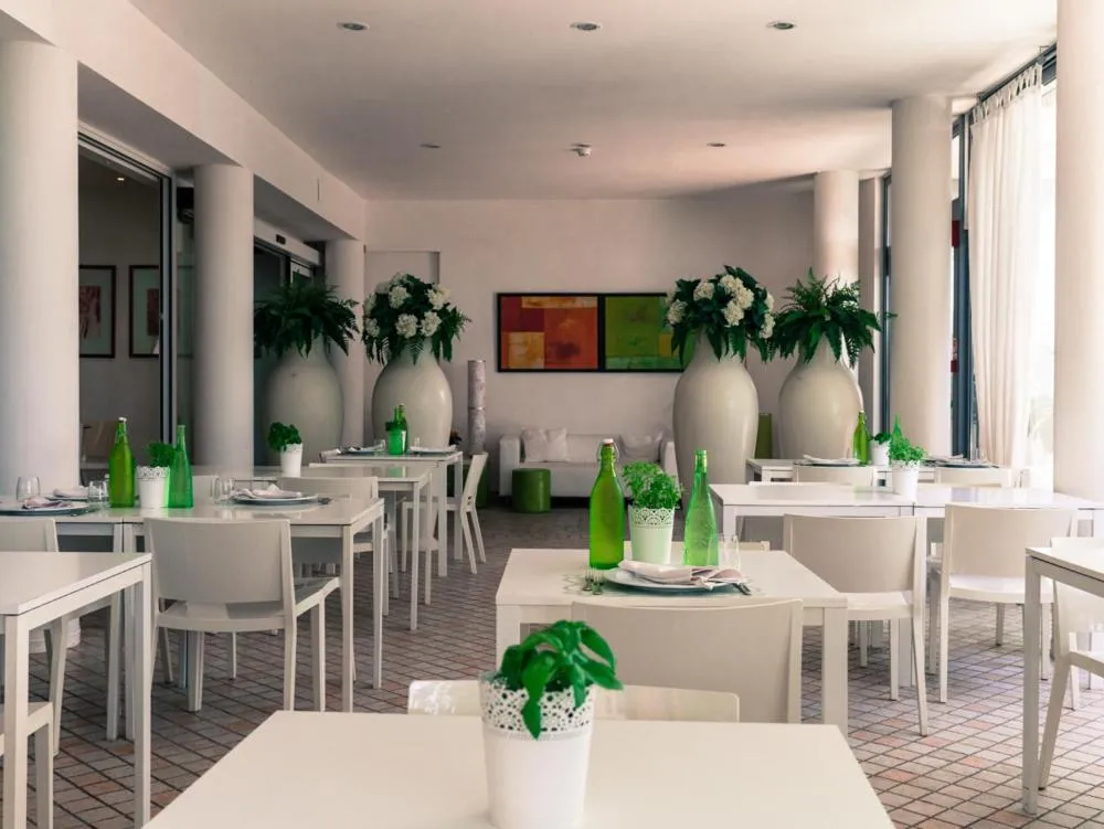 Restaurant/places to eat in Hotel Principe SNC di Paloschi Valentina e Giulia