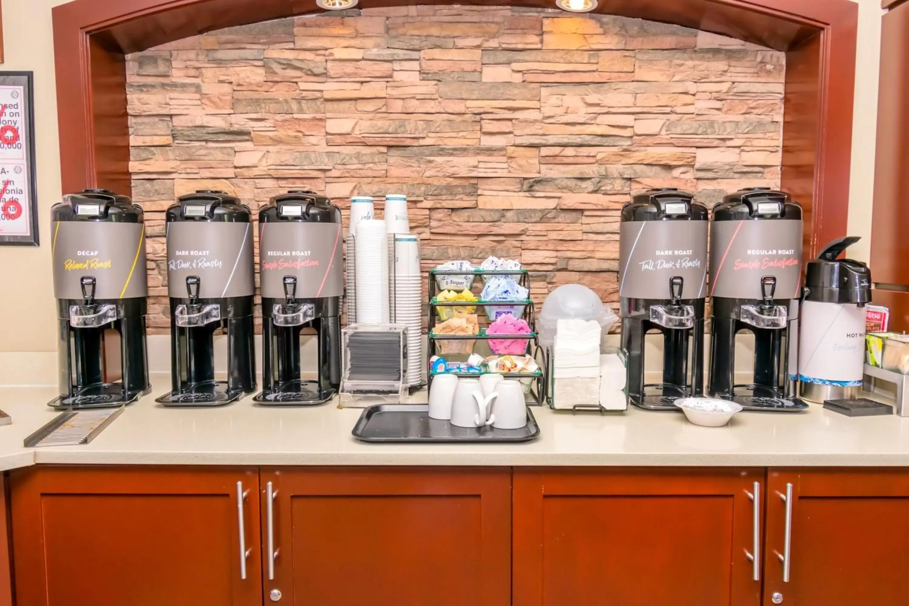 Breakfast, Coffee/Tea Facilities in Staybridge Suites Houston - IAH Airport, an IHG Hotel