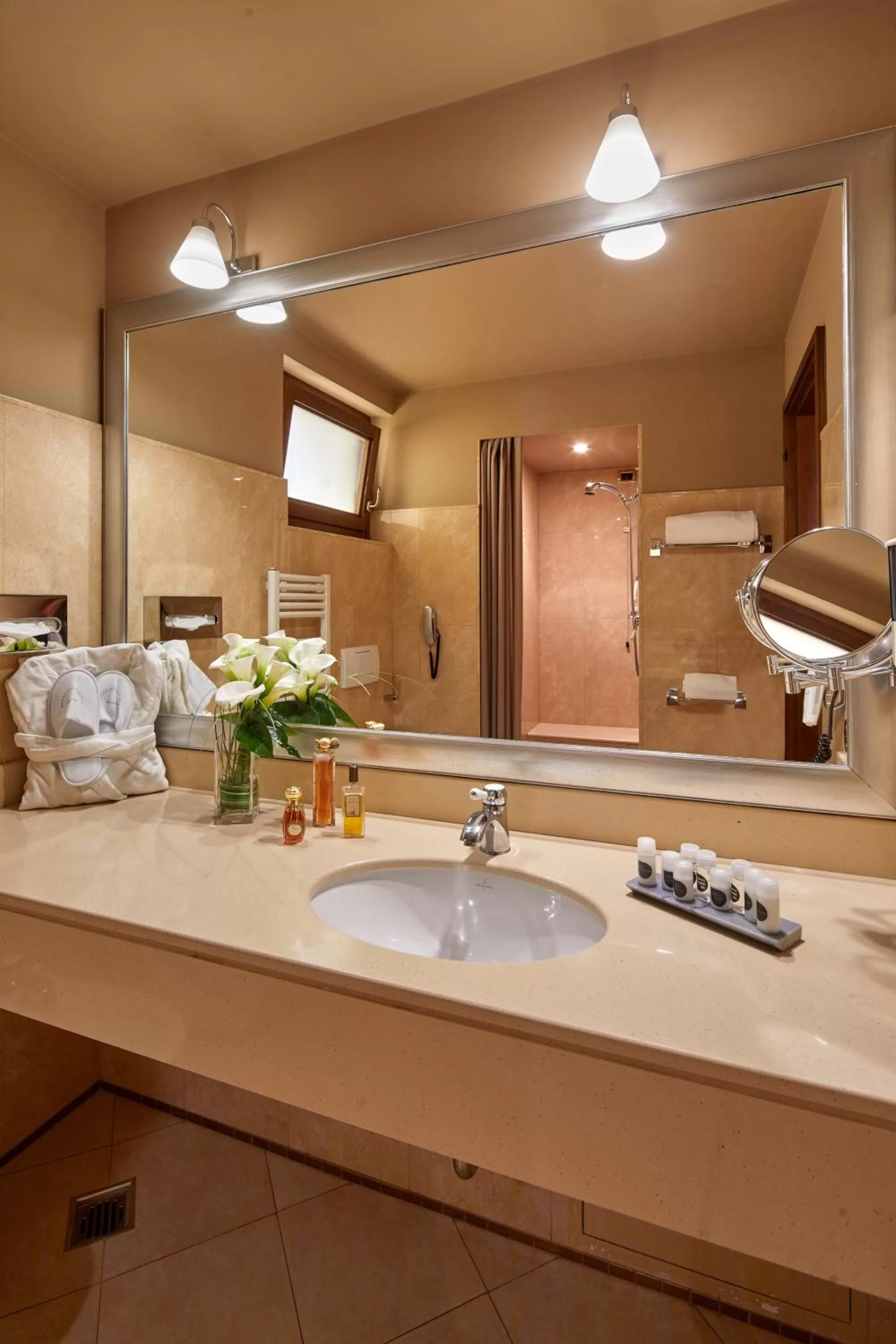 Double Room in Hotel Accademia