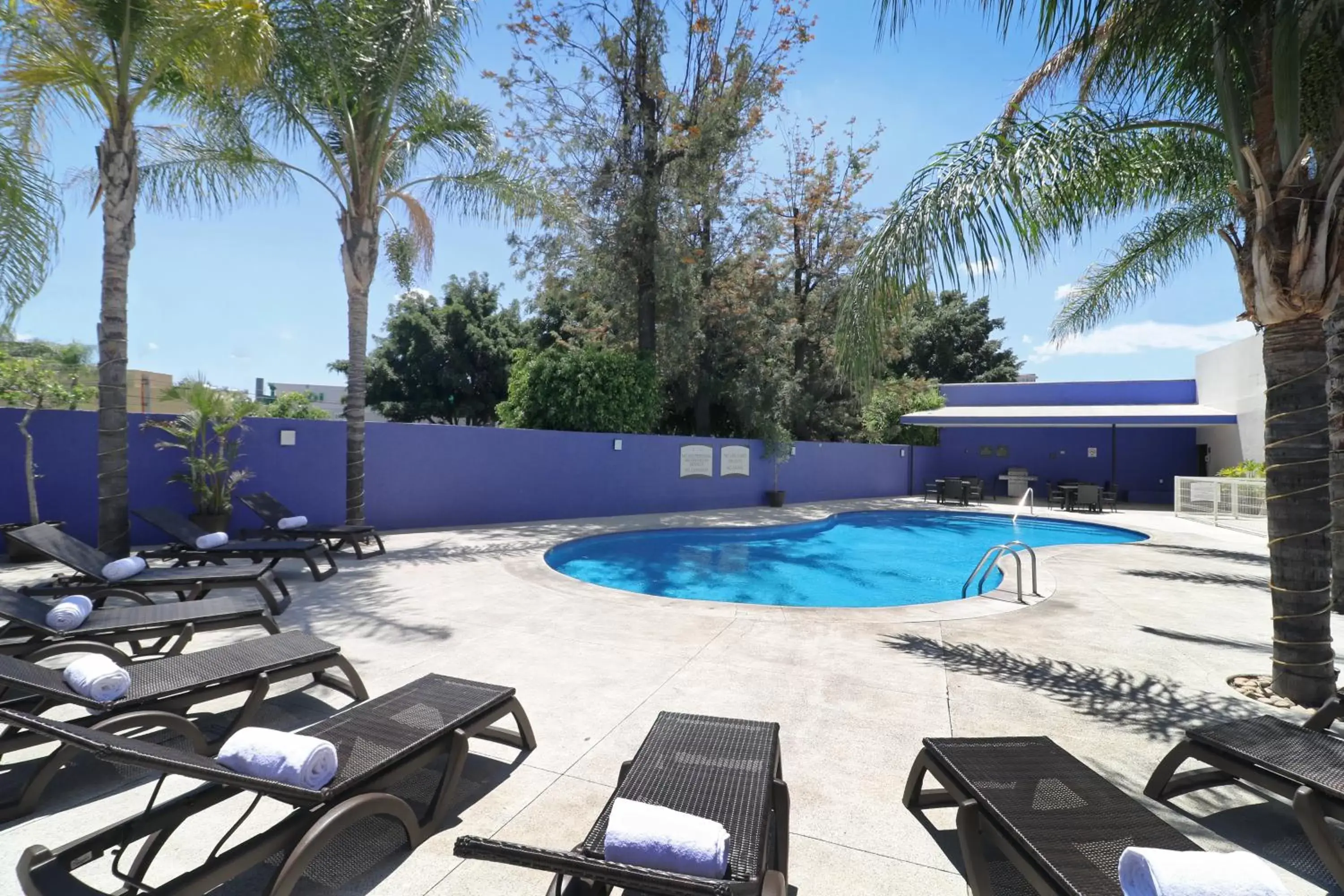 Swimming Pool in Staybridge Suites Guadalajara Expo, an IHG Hotel