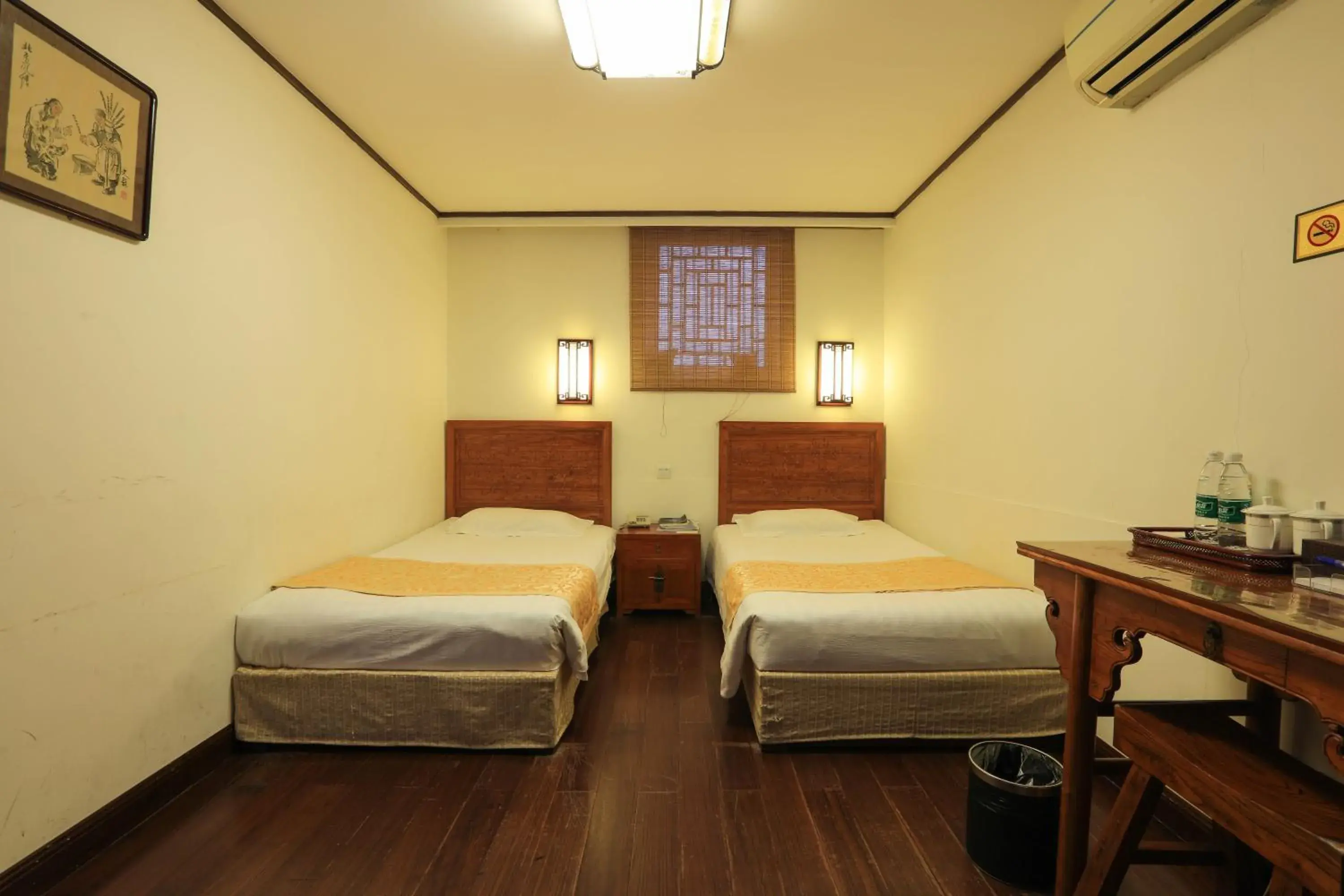 Photo of the whole room, Room Photo in Beijing Jingyuan Courtyard Hotel