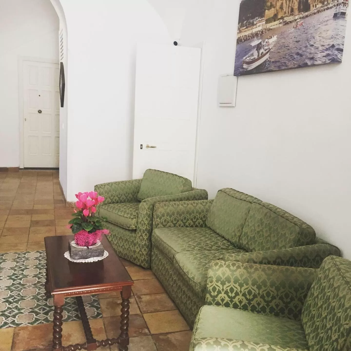 Seating area in Sorrento Penthouse Suites