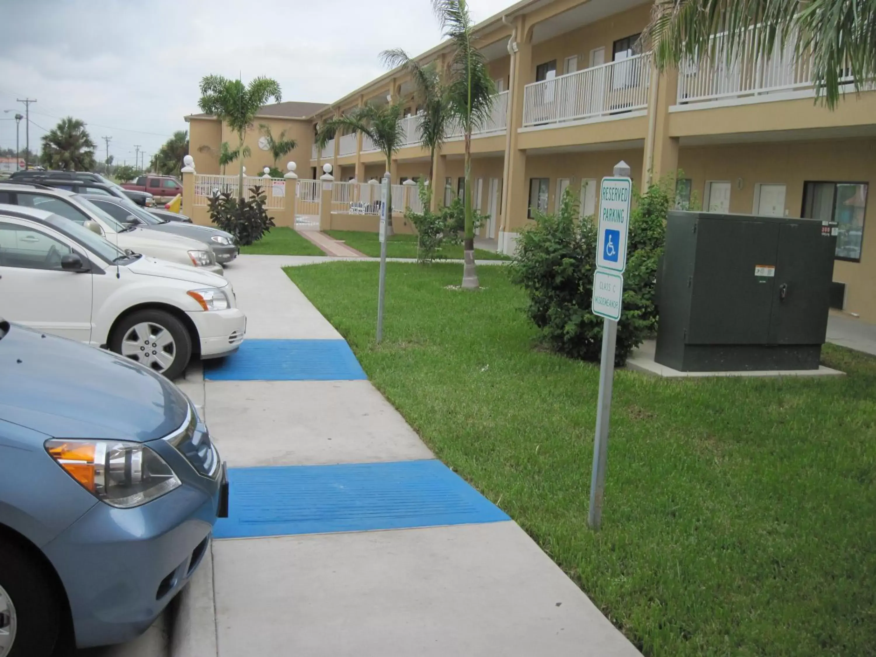 Property building in Texas Inn - Welasco/Mercedes Property building in Texas Inn - Welasco/Mercedes