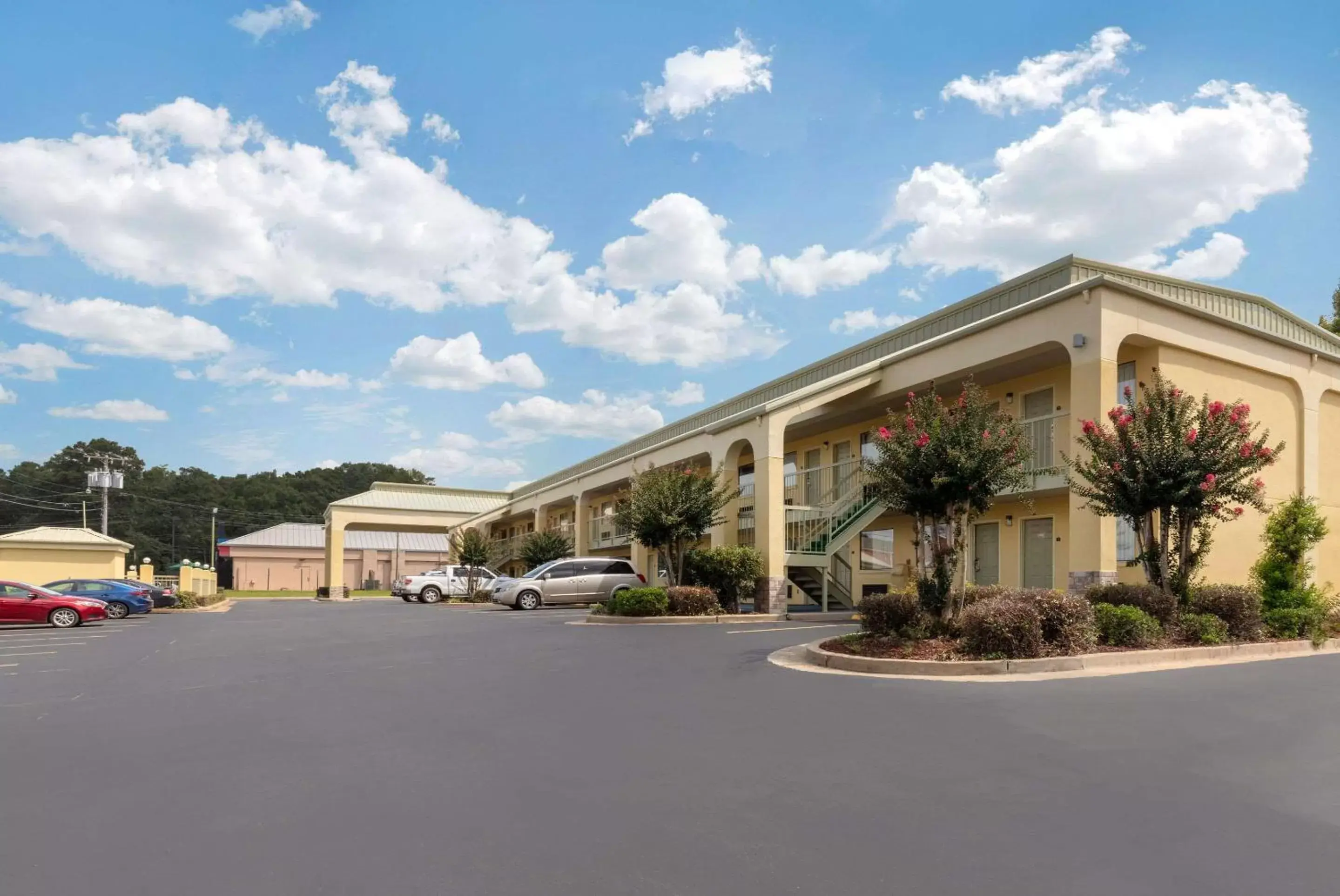 Property Building in Quality Inn McComb