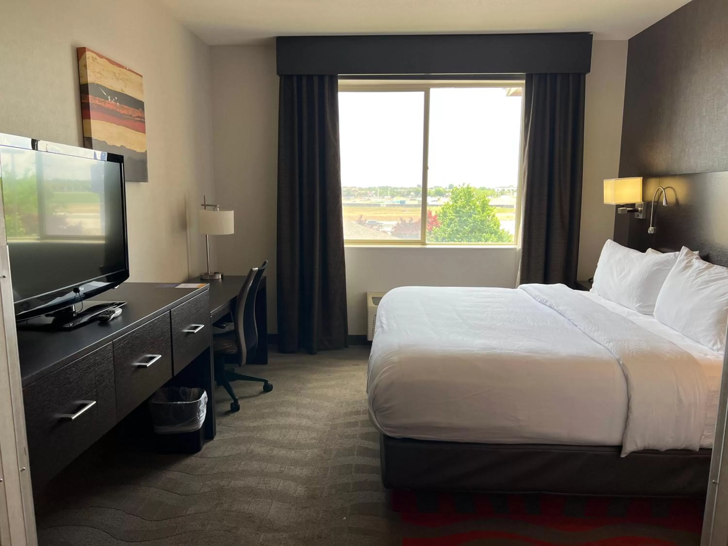 Photo of the whole room, Bed in Comfort Suites