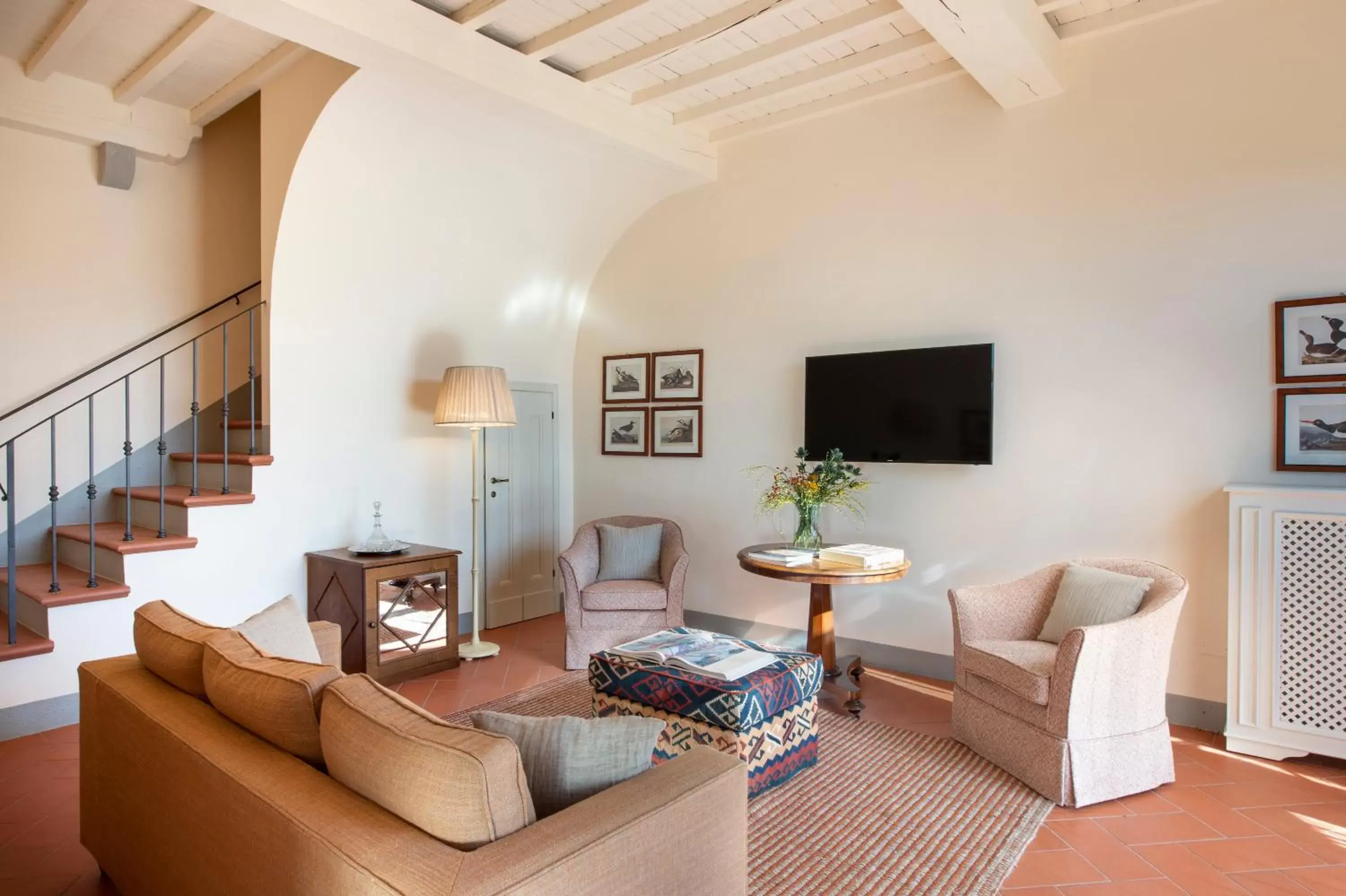 Communal lounge/ TV room, Seating Area in VIESCA Suites & Villas Il Borro Toscana