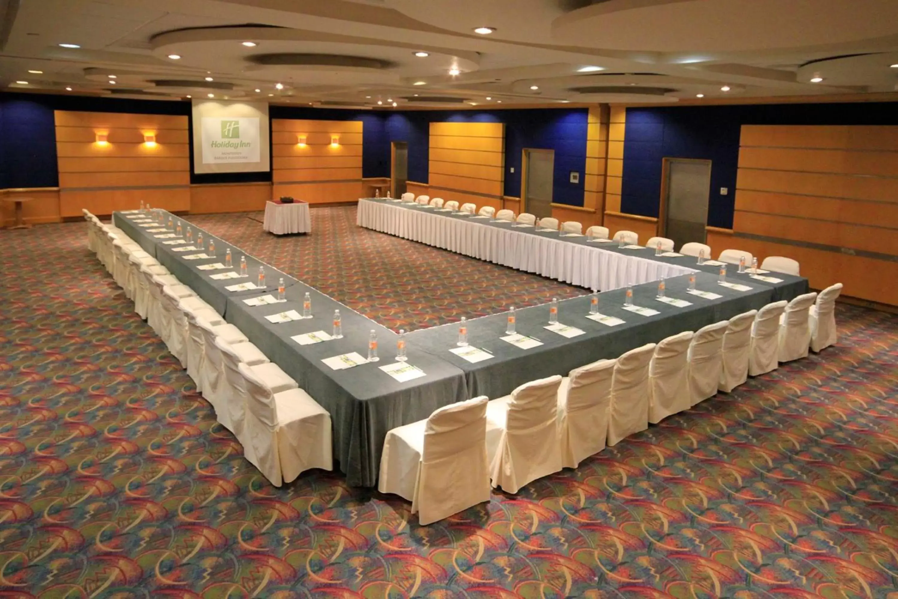 Meeting/conference room in Holiday Inn Monterrey-Parque Fundidora, an IHG Hotel