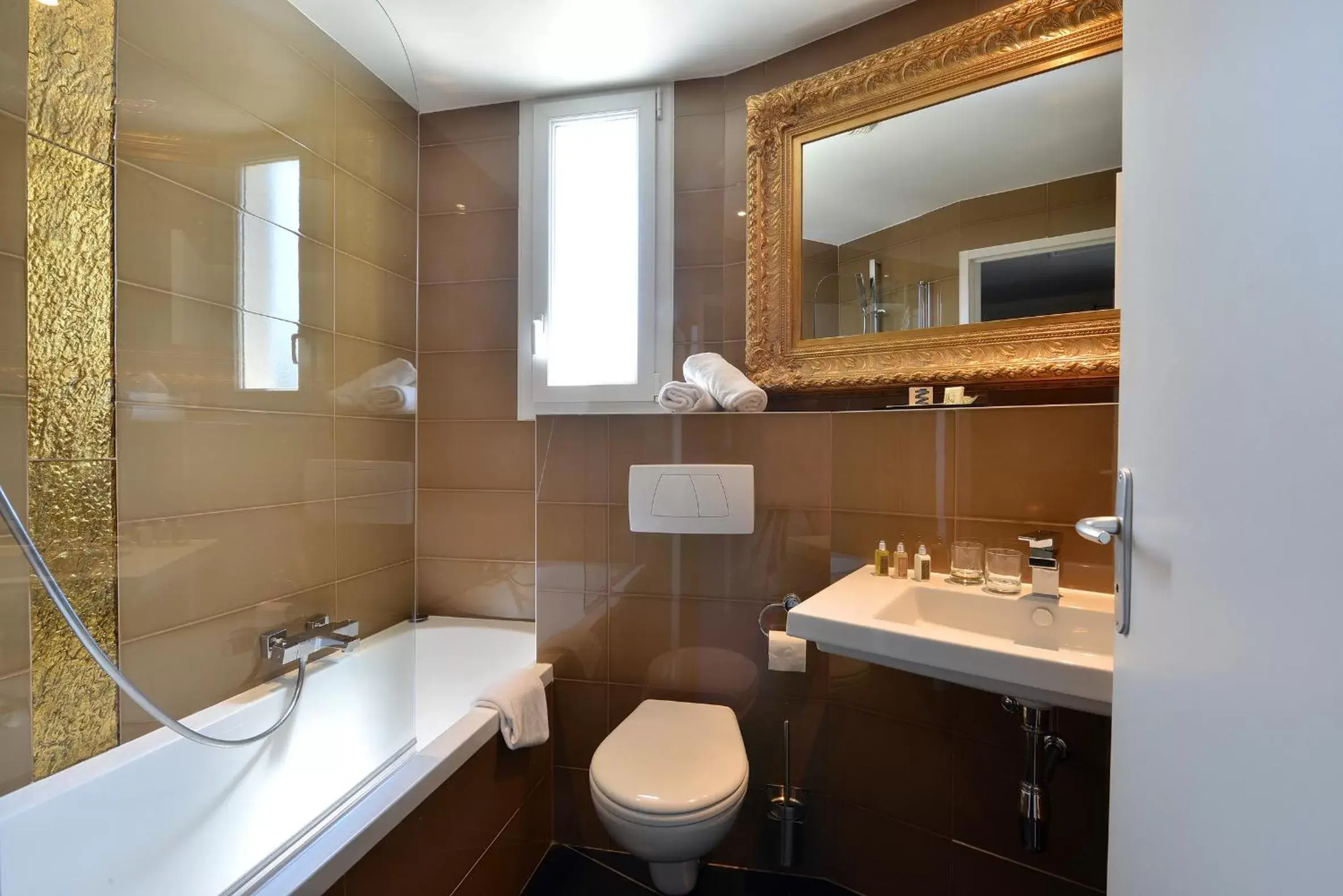 Bathroom in Hôtel La Villa Cannes