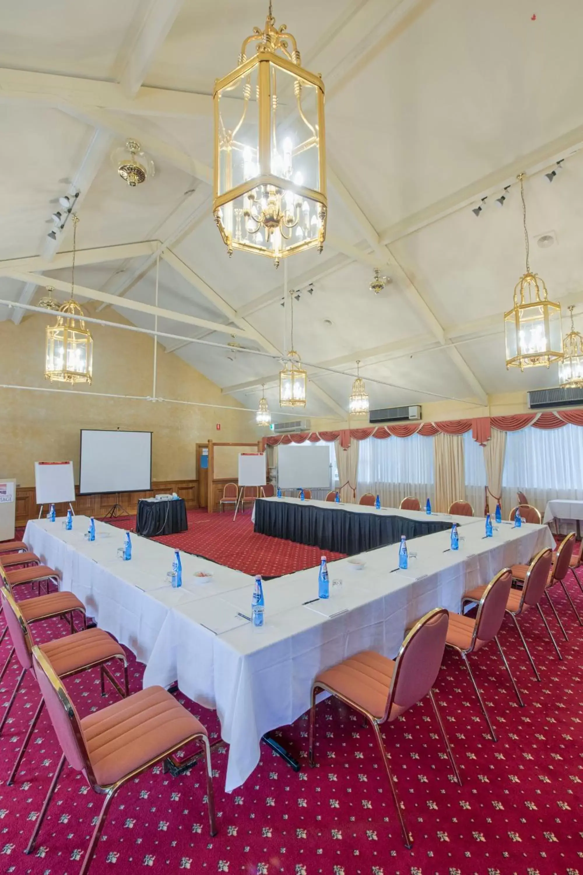 Meeting/conference room in Mountain Heritage Hotel