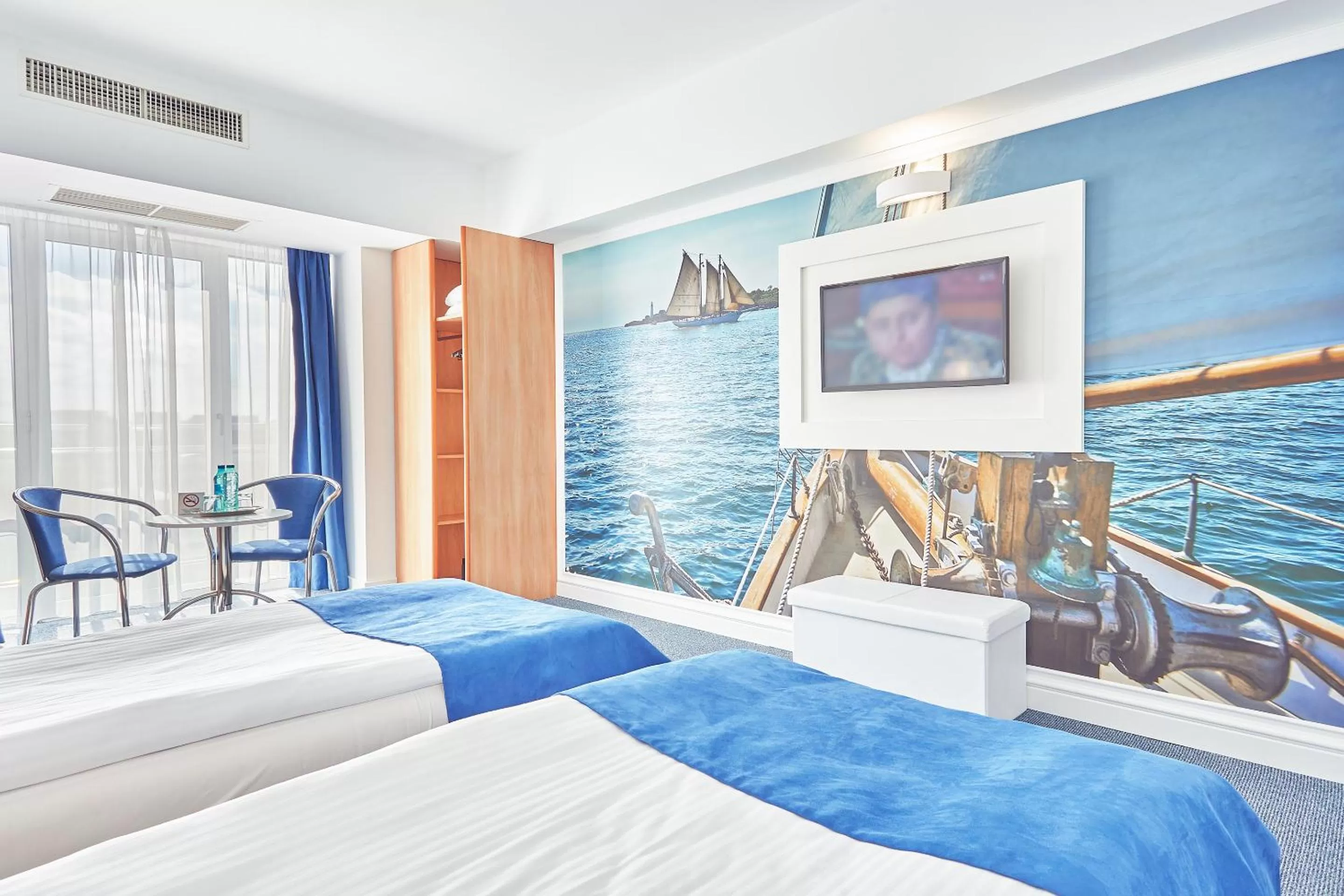 Bedroom, Bed in Continental Forum Constanta