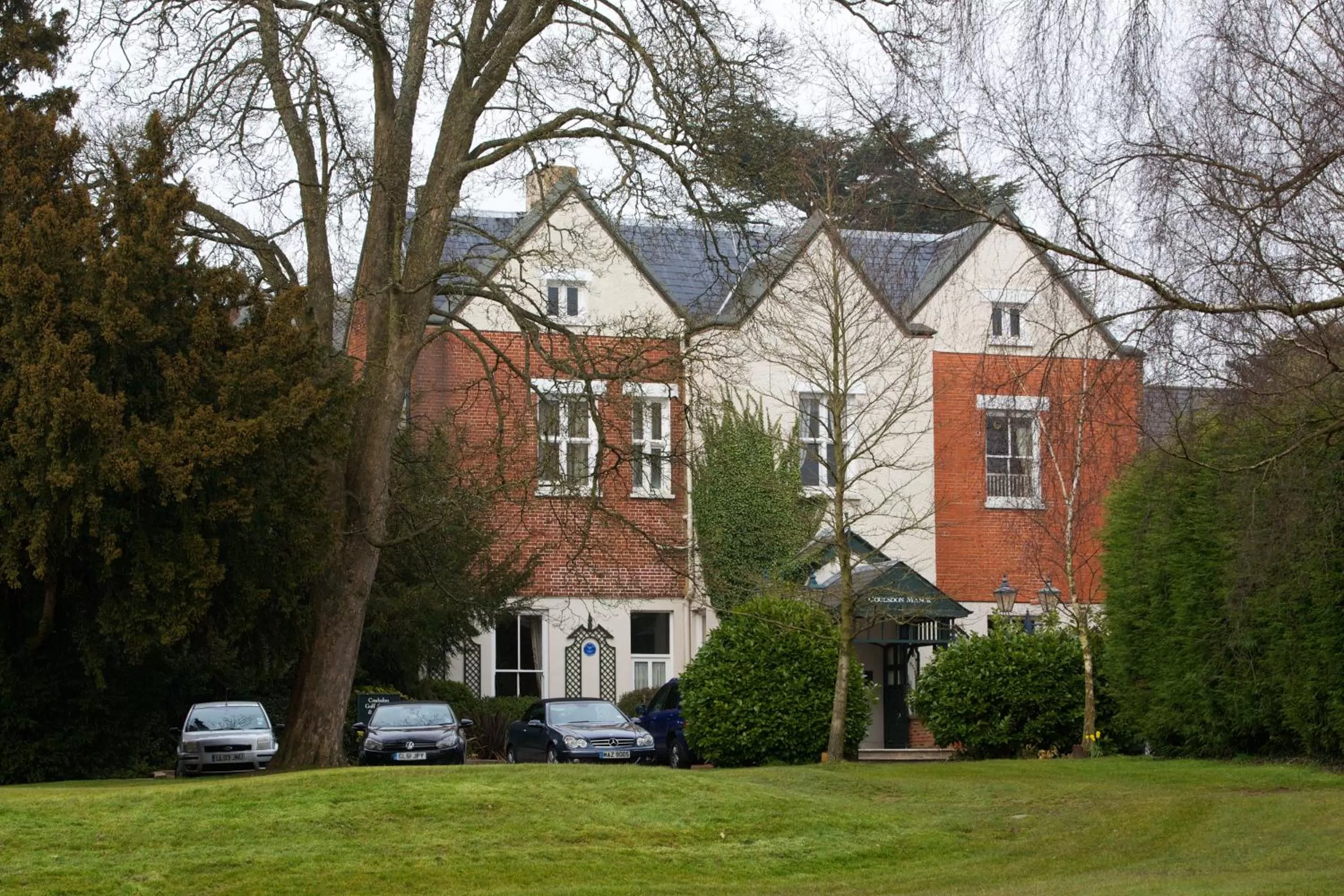 Facade/entrance in Coulsdon Manor Hotel and Golf Club