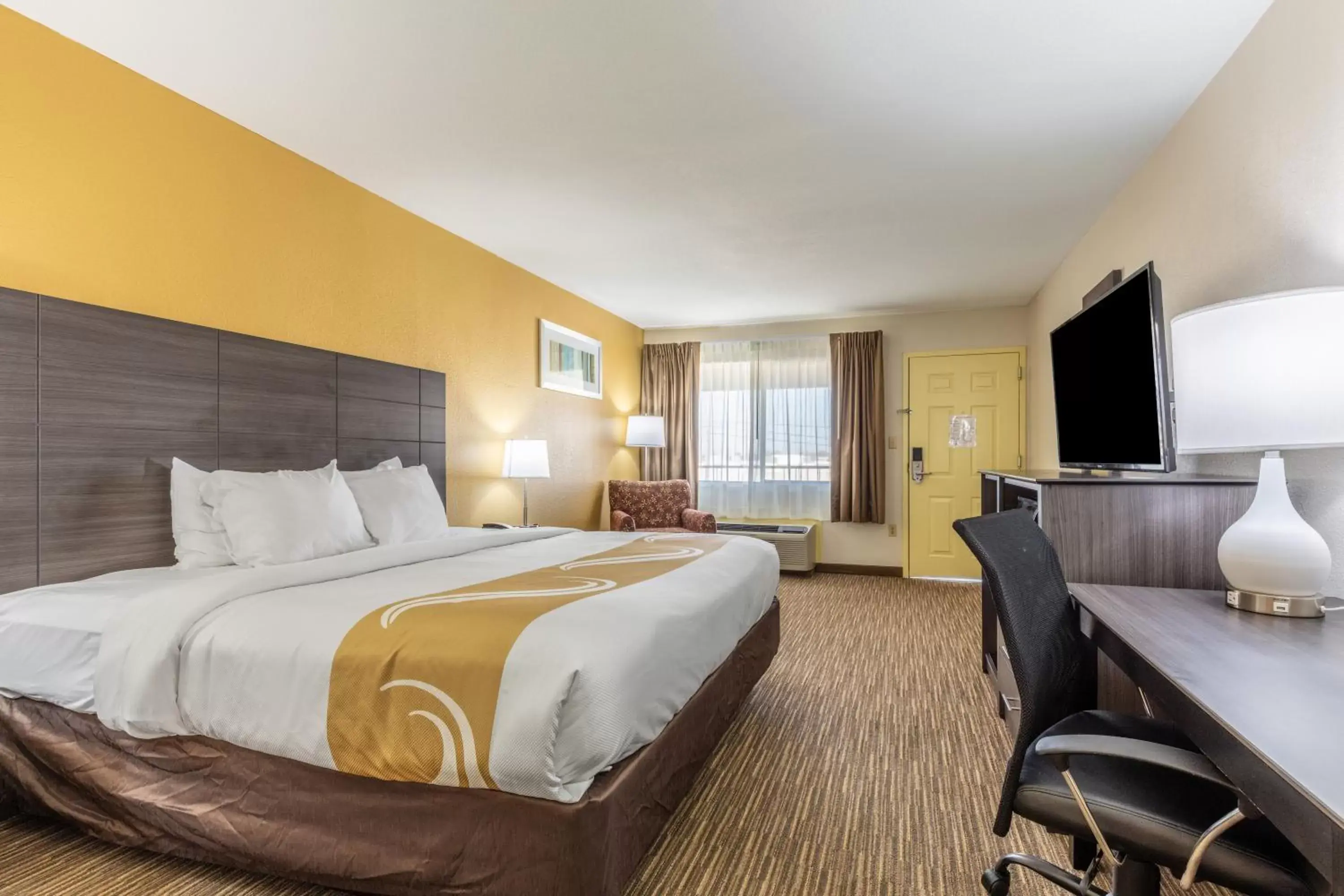 King Room - Accessible/Non-Smoking in Quality Inn Southaven - Memphis South