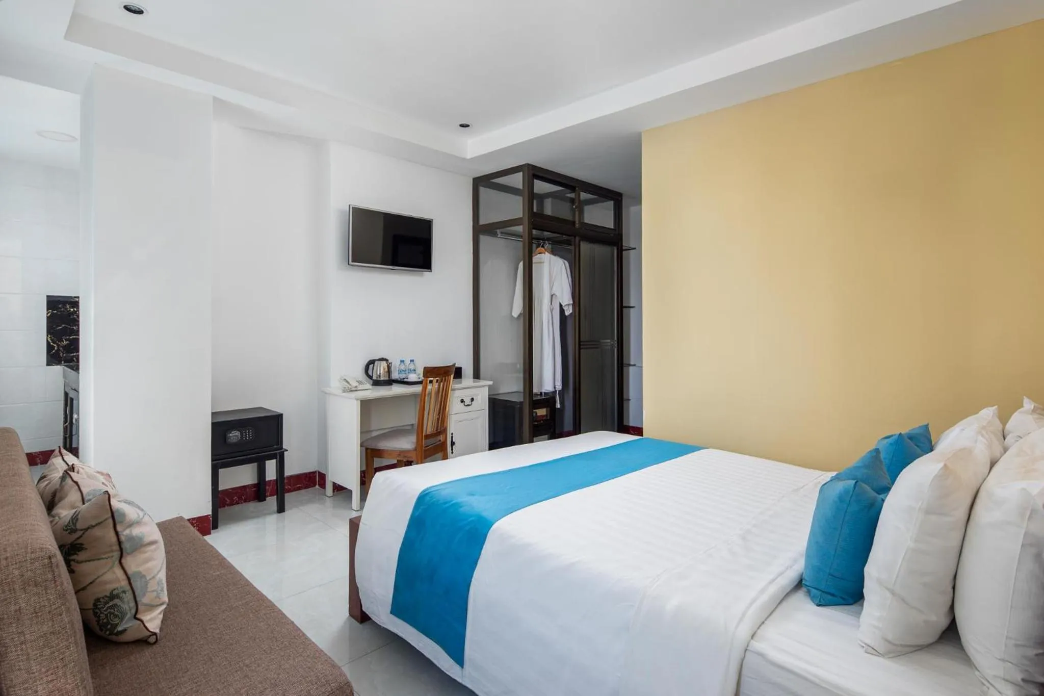 Bedroom, Bed in Botum Palace Hotel