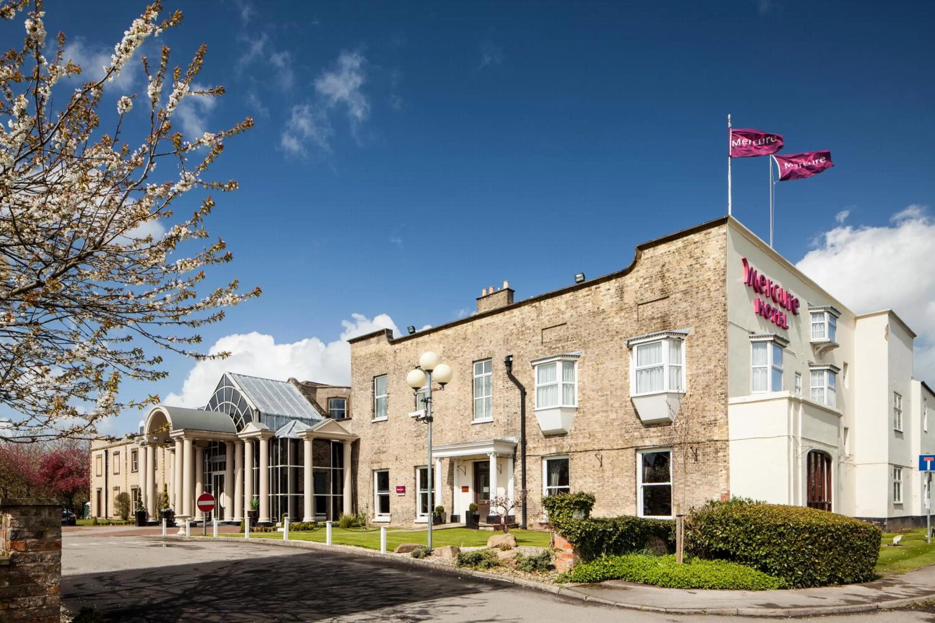 Property building in Mercure York Fairfield Manor Hotel