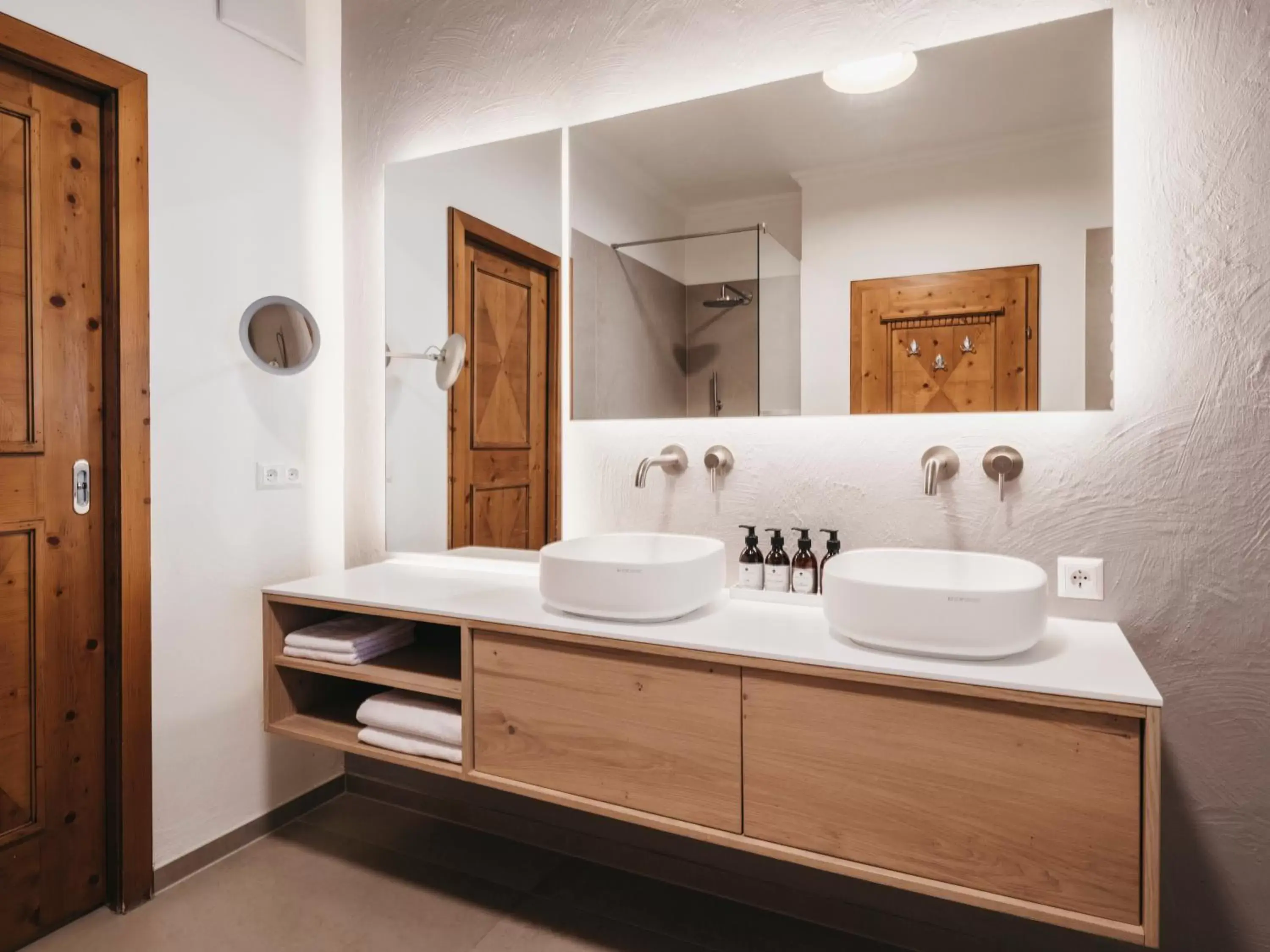Bath, Bathroom in Hotel Oberforsthof