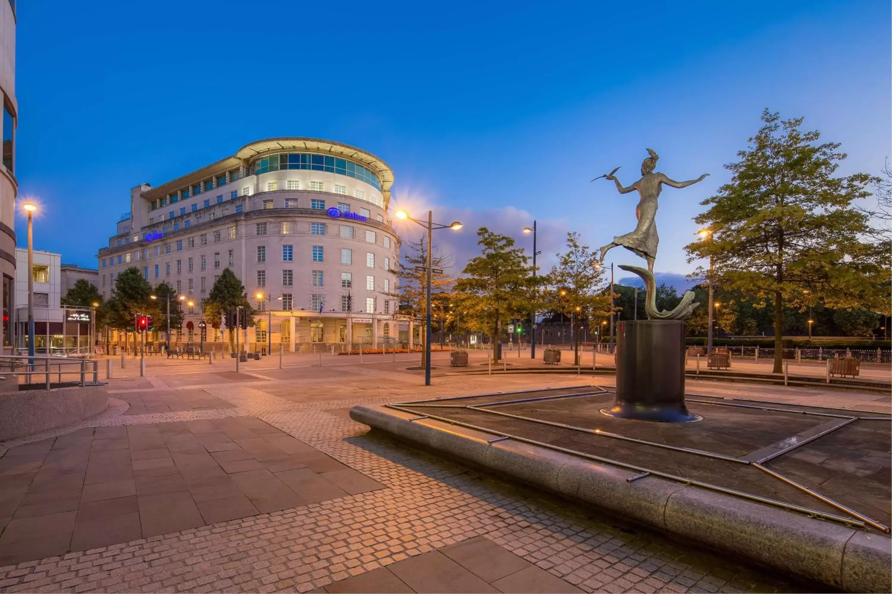 Property building in Hilton Cardiff Property building in Hilton Cardiff