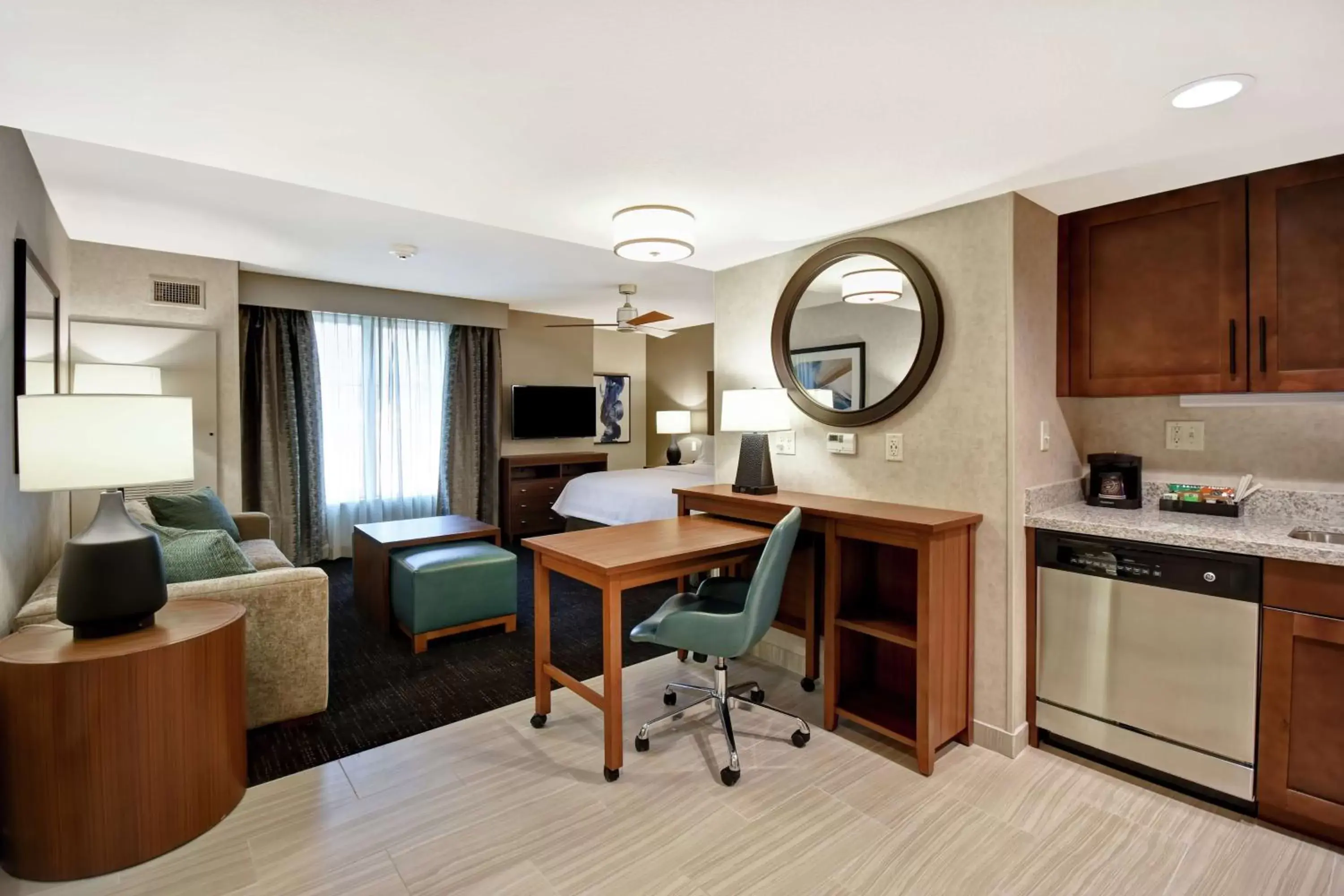 Bedroom, Kitchen/Kitchenette in Homewood Suites by Hilton Pleasant Hill Concord