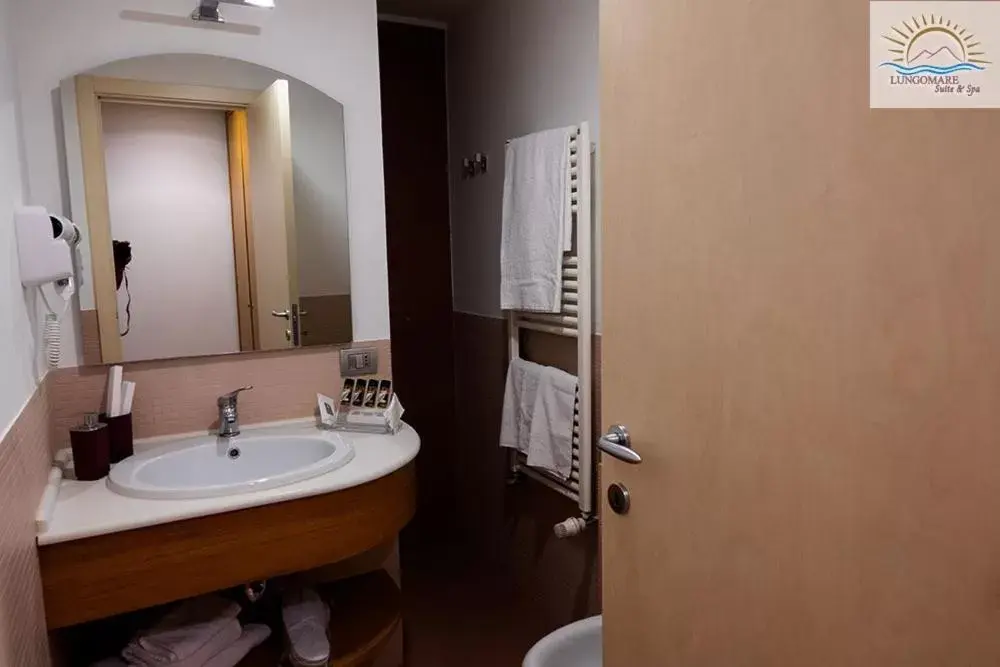 Bathroom in Lungomare Suite & Spa