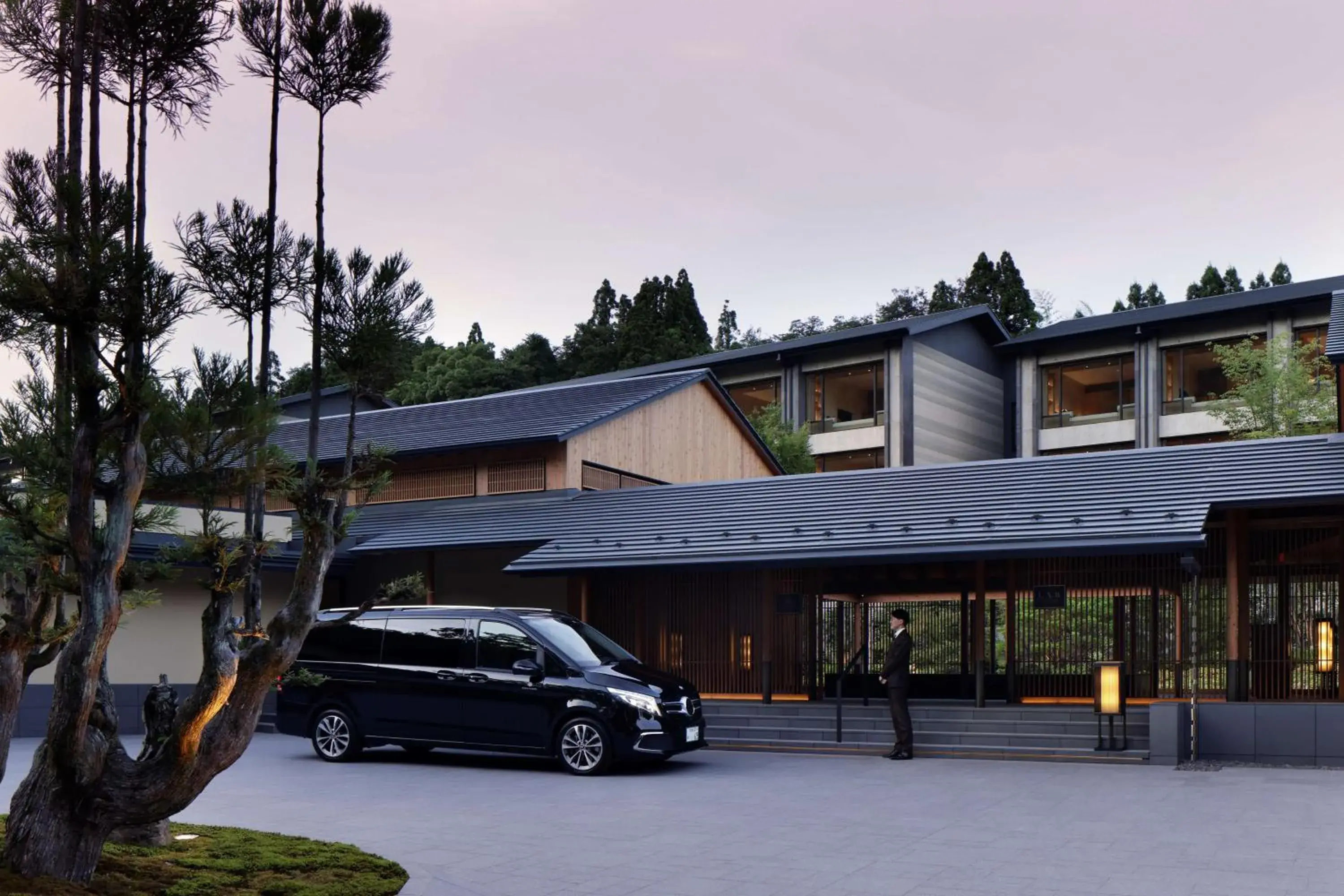 Property building in ROKU KYOTO, LXR Hotels & Resorts by Hilton Property building in ROKU KYOTO, LXR Hotels & Resorts by Hilton